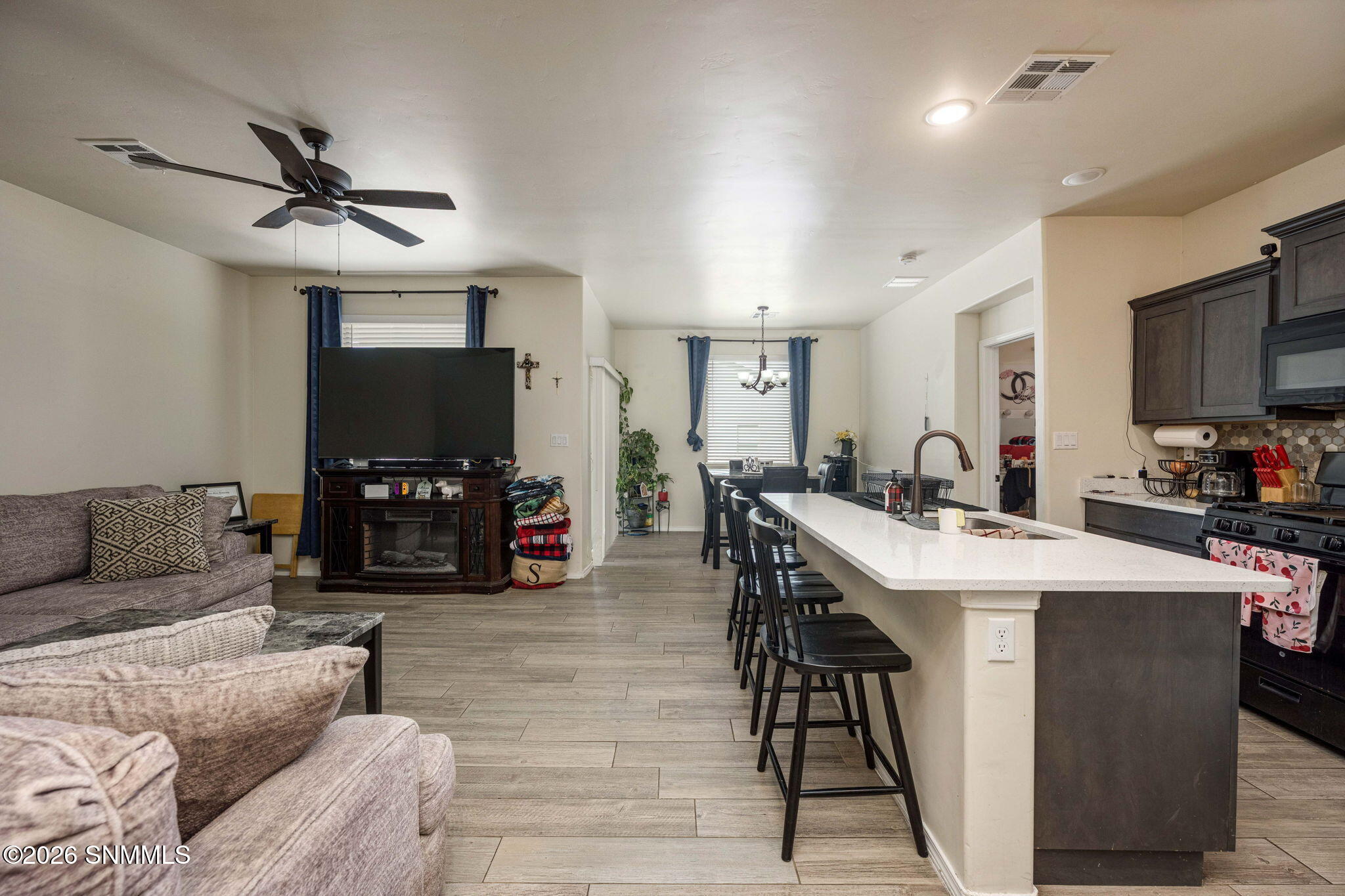 3-web-or-mls-Snappin Homes (Ysleta2814)-