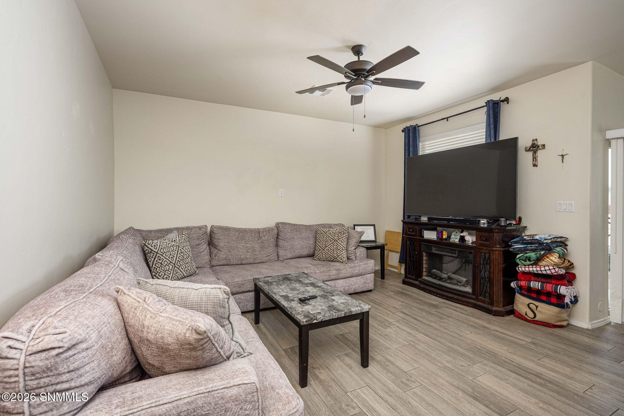 4-web-or-mls-Snappin Homes (Ysleta2814)-