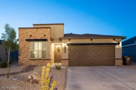 2814 Ysleta Court, Las Cruces, New Mexico 88007, 4 Bedrooms Bedrooms, ,1.75 BathroomsBathrooms,Residential,For Sale,Ysleta,2600510
