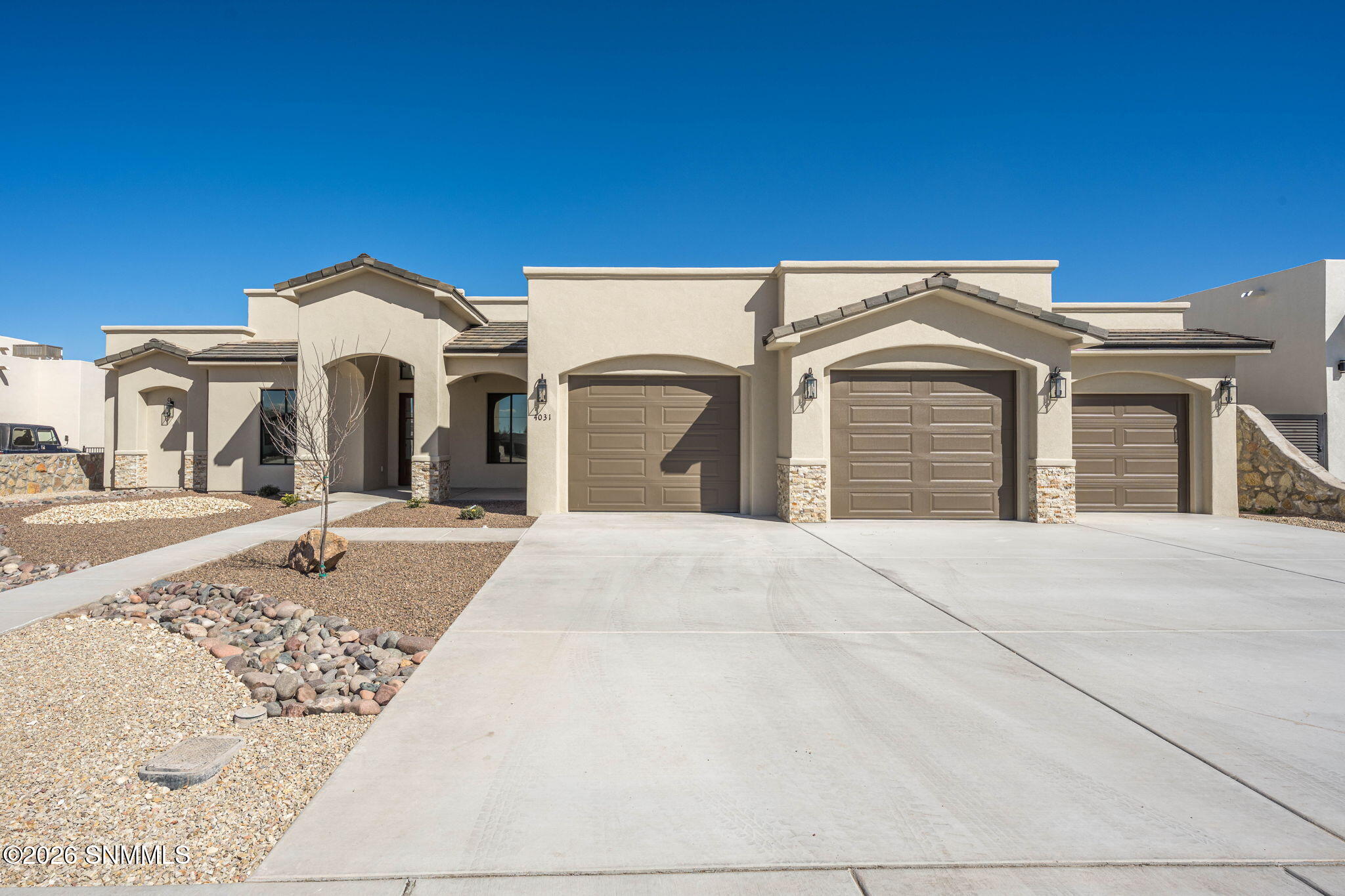 2-web-or-mls-Snappin Homes (SantaElena40