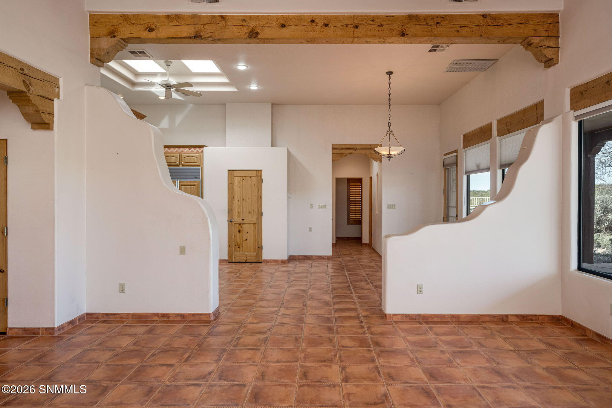 13-web-or-mls-Snappin Homes (Superstitio