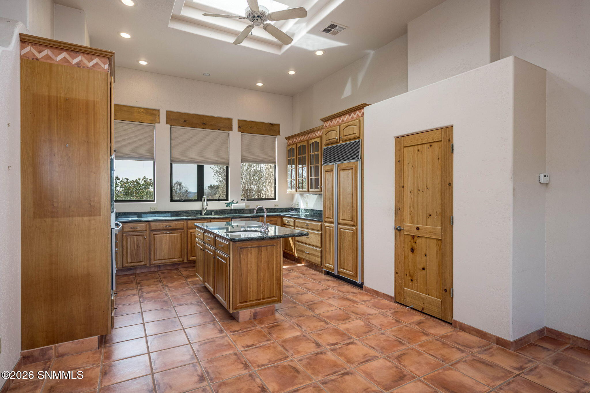 14-web-or-mls-Snappin Homes (Superstitio