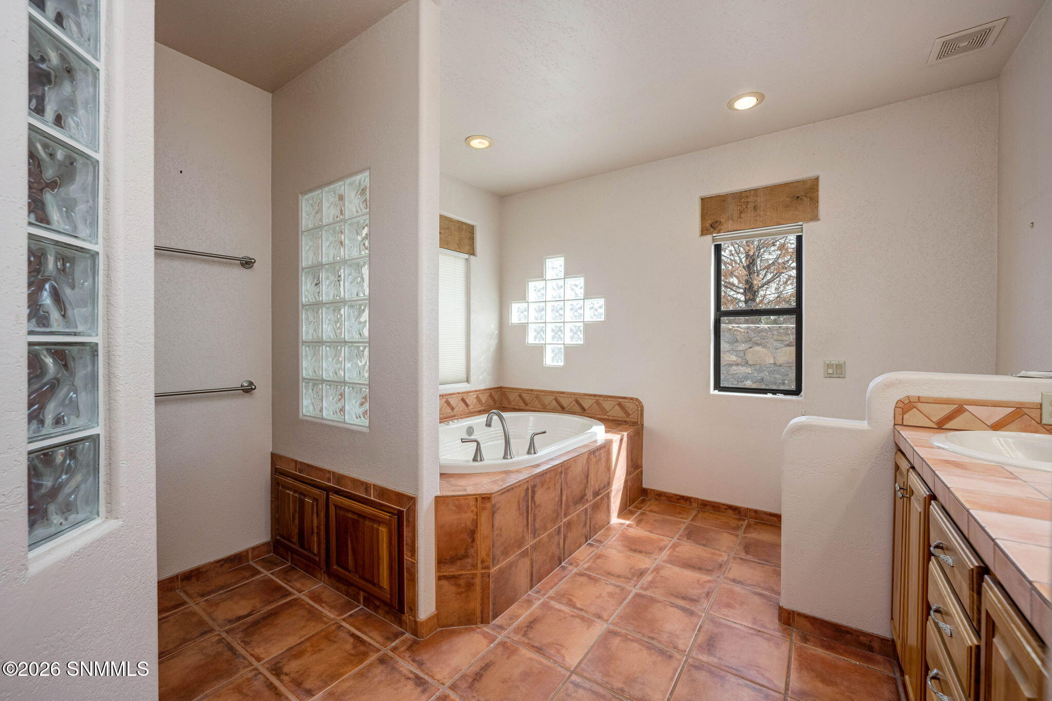 28-web-or-mls-Snappin Homes (Superstitio