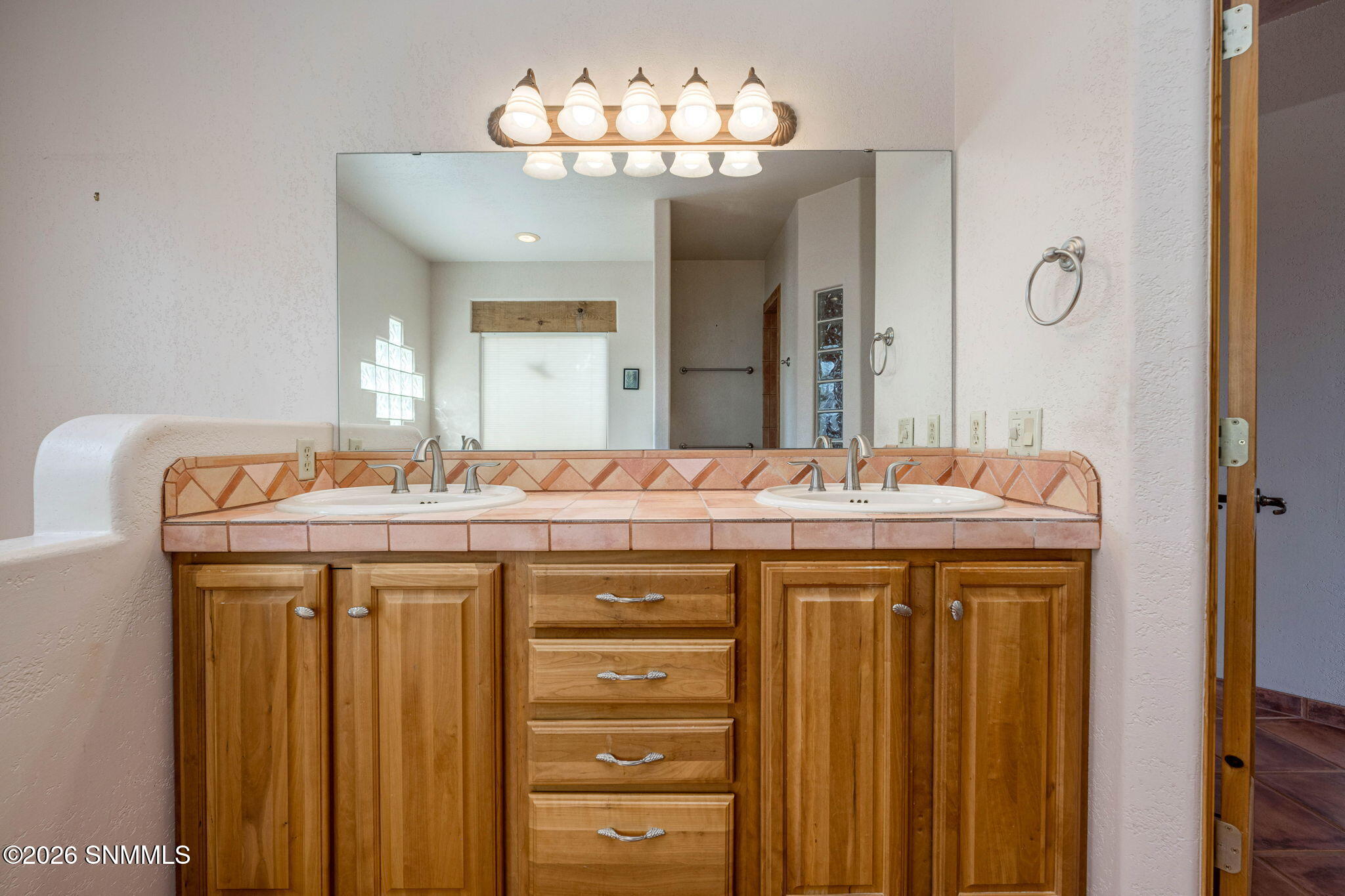 29-web-or-mls-Snappin Homes (Superstitio