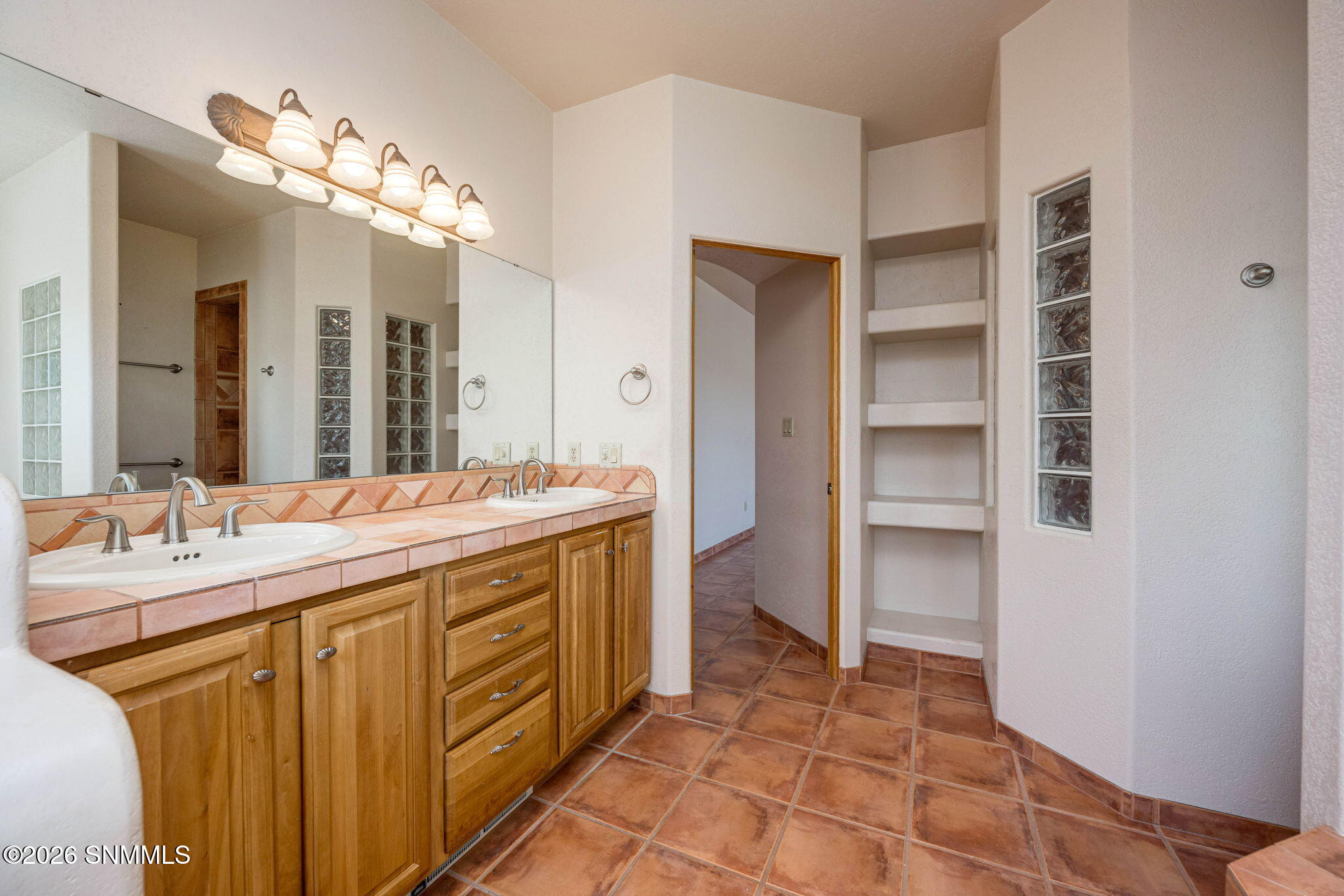 31-web-or-mls-Snappin Homes (Superstitio