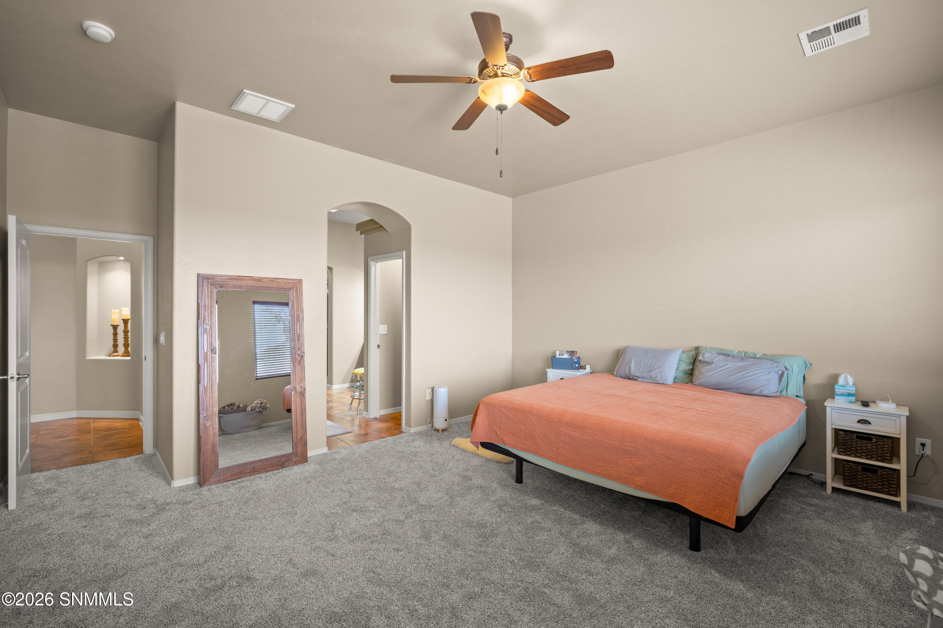 4211-Harp-MLS-Camera-Guy-38