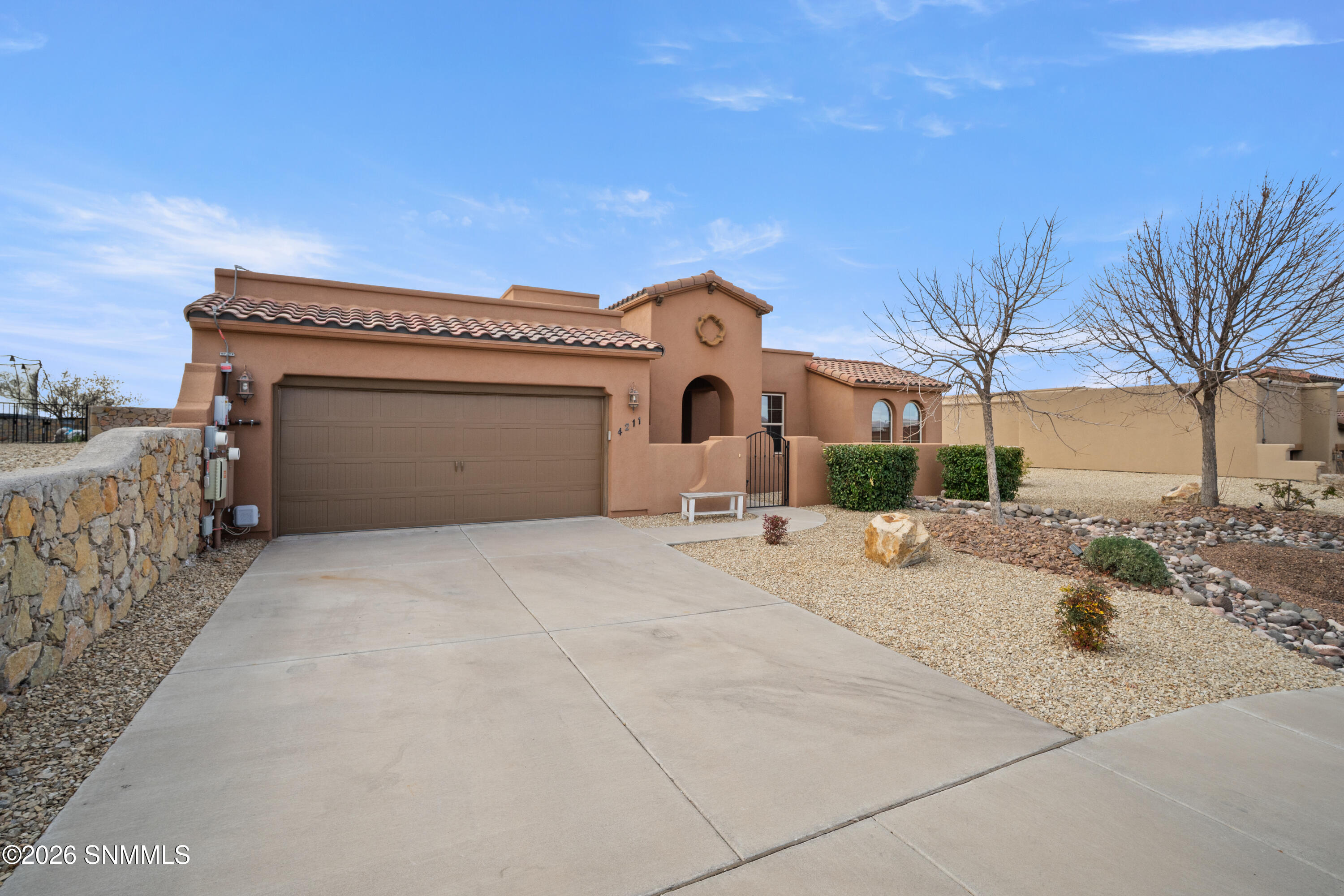 4211-Harp-MLS-Camera-Guy-4