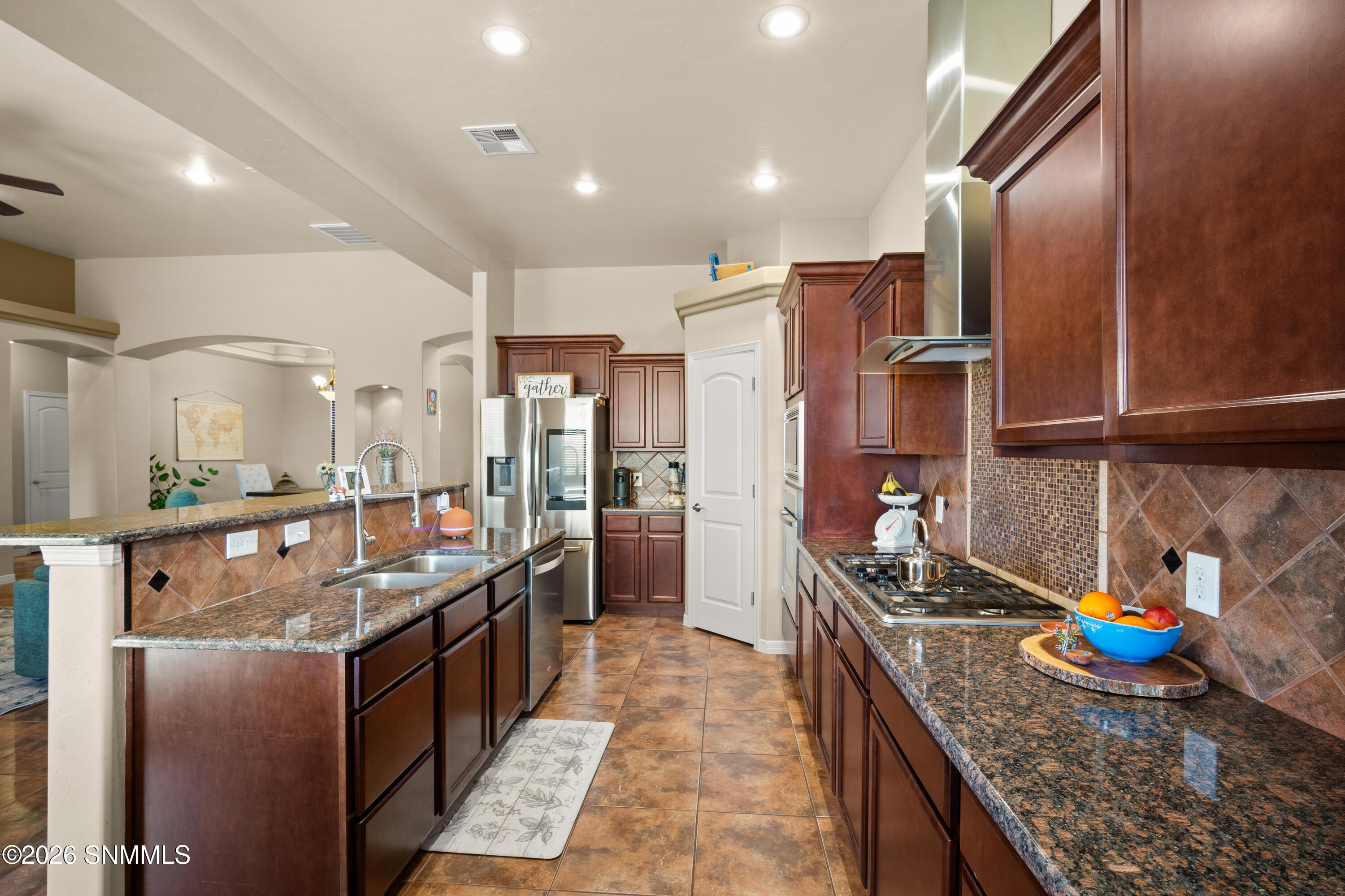 4211-Harp-MLS-Camera-Guy-10