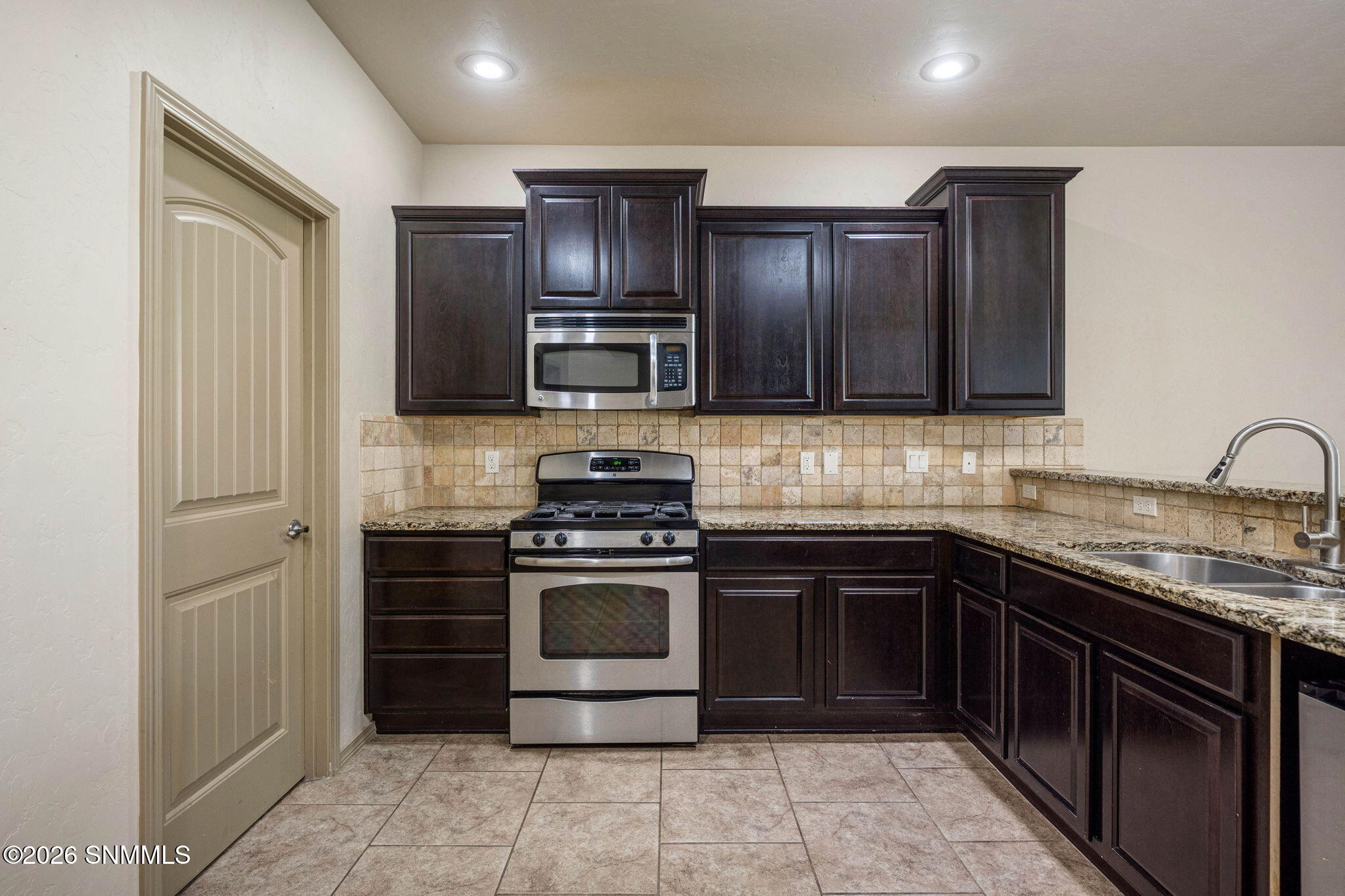 11-web-or-mls-Snappin Homes (Kentwood259