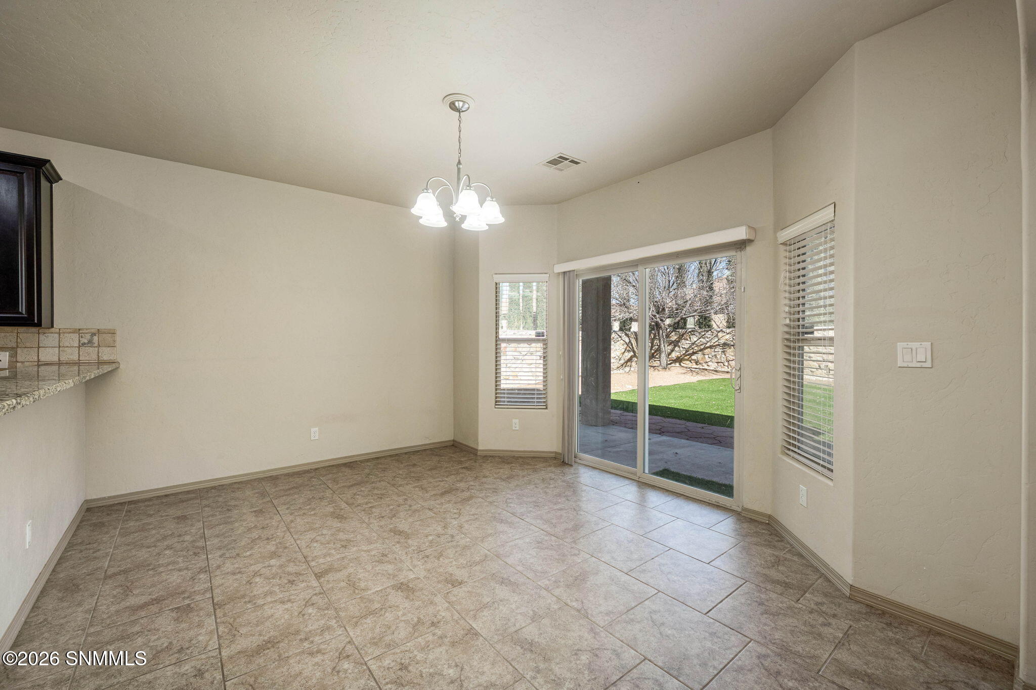 15-web-or-mls-Snappin Homes (Kentwood259