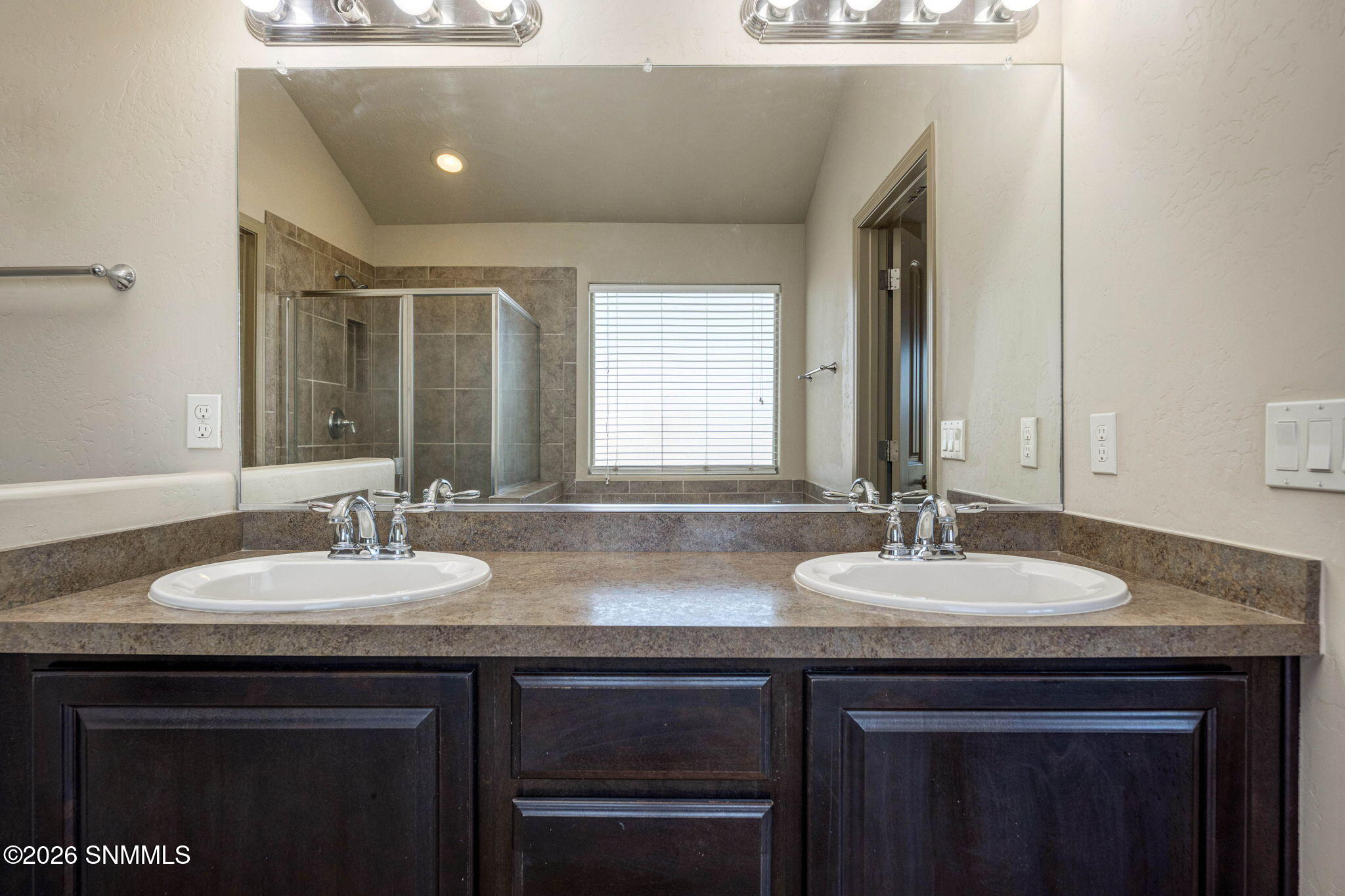 28-web-or-mls-Snappin Homes (Kentwood259