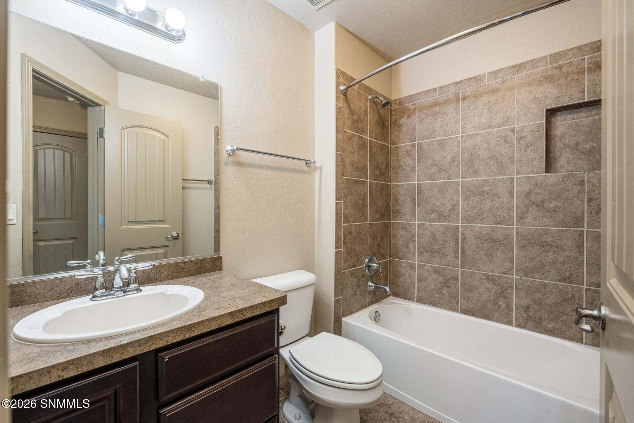 35-web-or-mls-Snappin Homes (Kentwood259