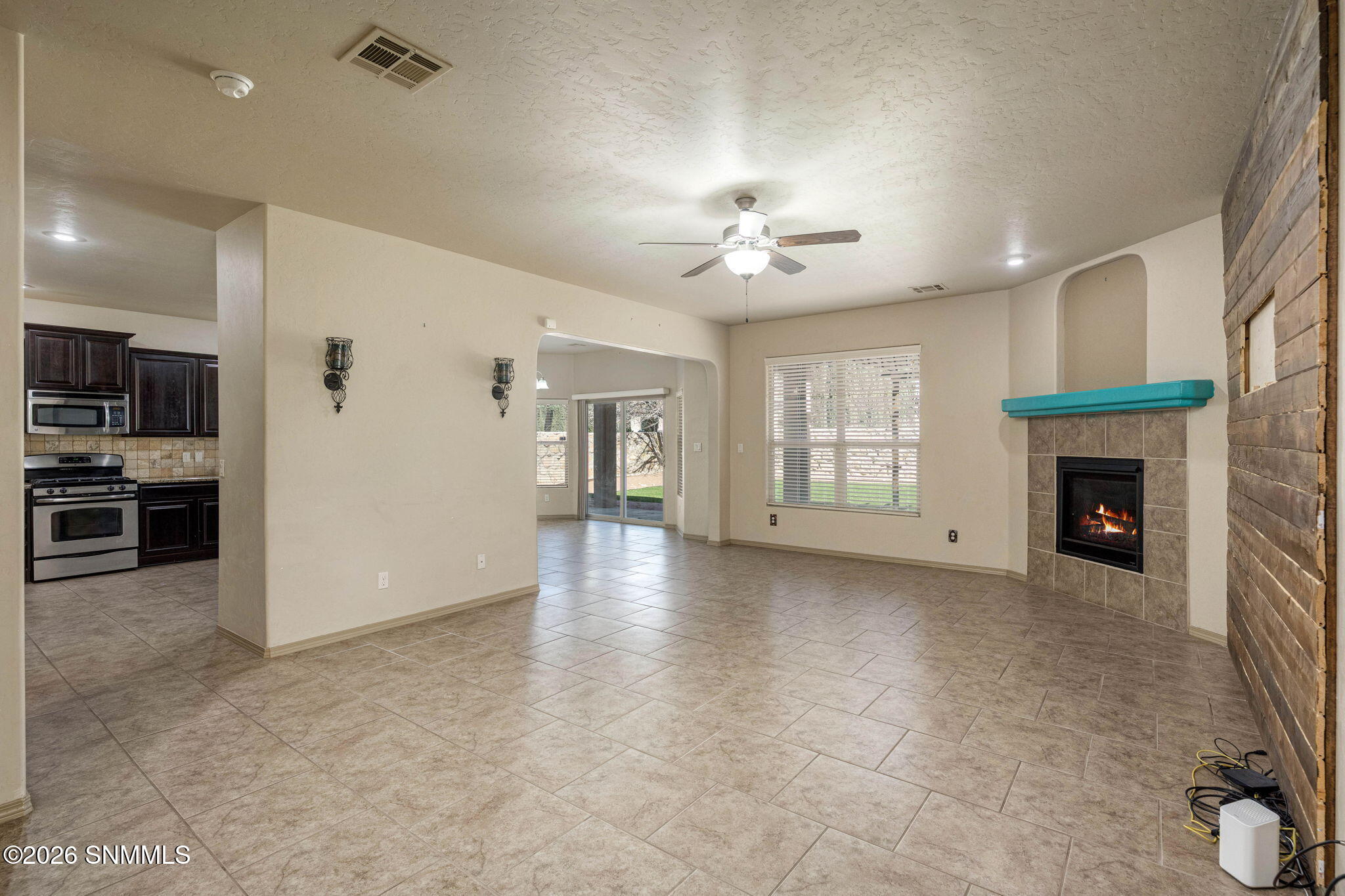 6-web-or-mls-Snappin Homes (Kentwood2590