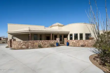 4250 Salvia Loop, Las Cruces, New Mexico 88011, 3 Bedrooms Bedrooms, ,2.5 BathroomsBathrooms,Residential,For Sale,Salvia,2600558