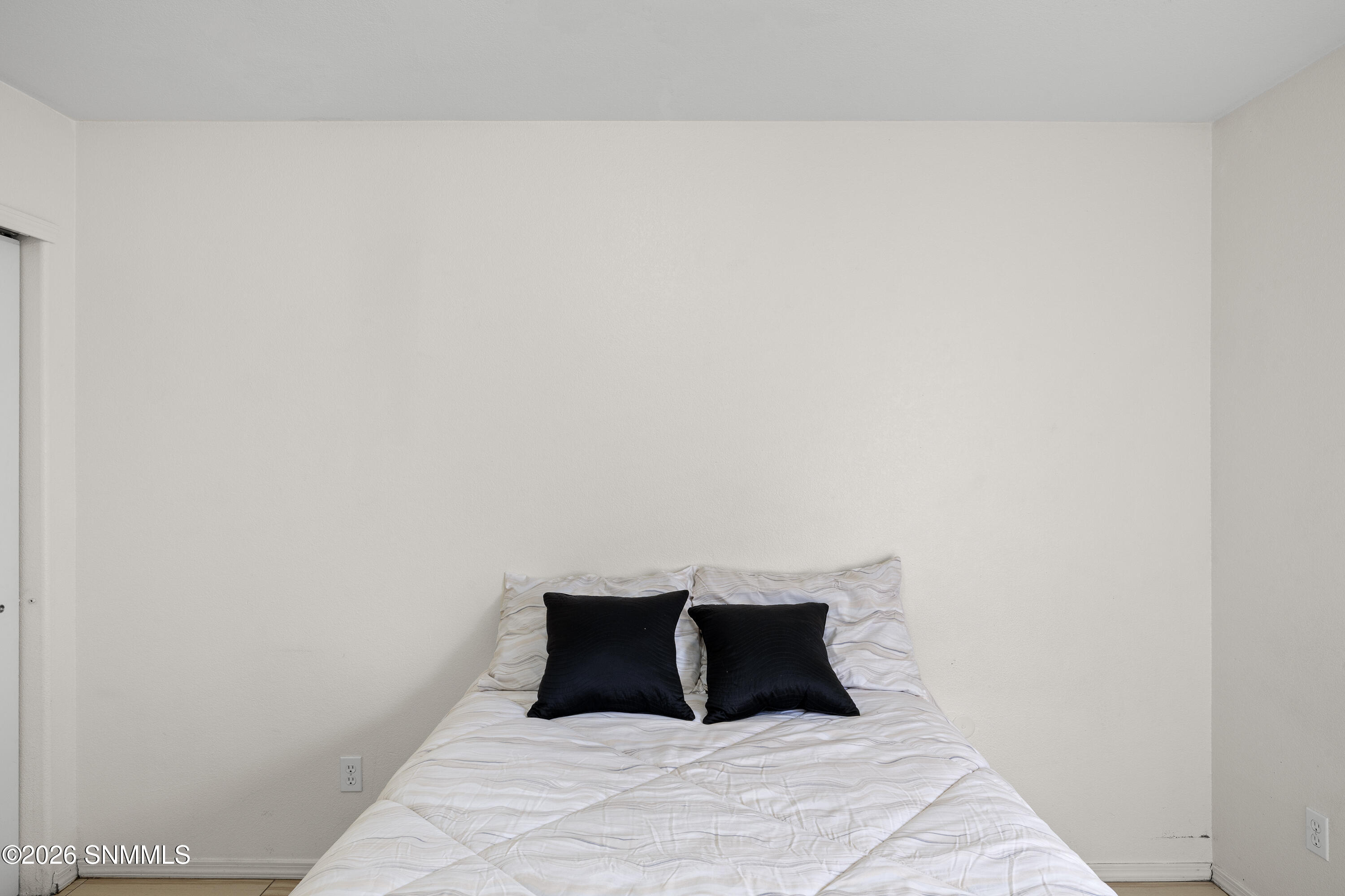 4992-Bosworth-MLS-Camera-Guy-16