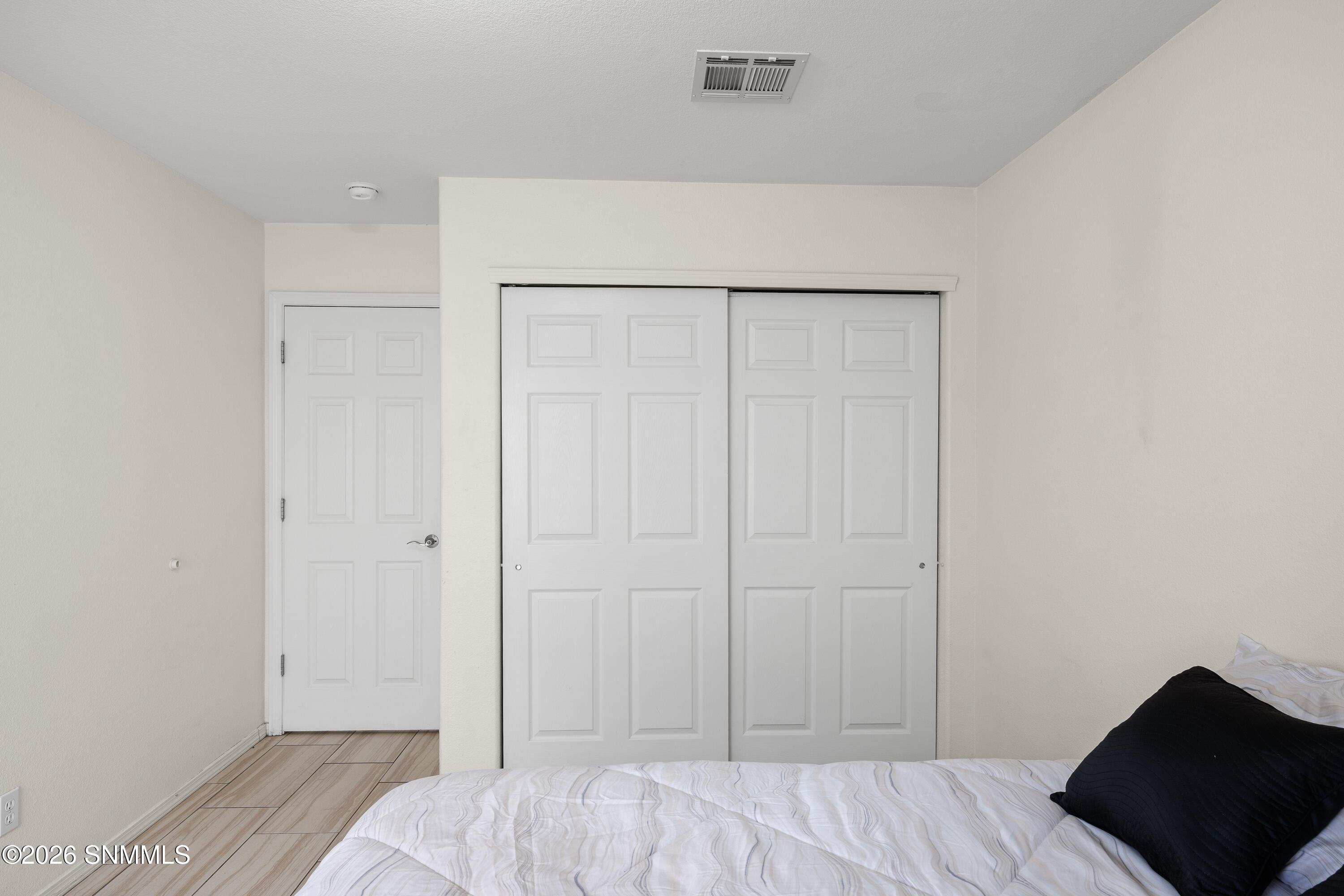 4992-Bosworth-MLS-Camera-Guy-17