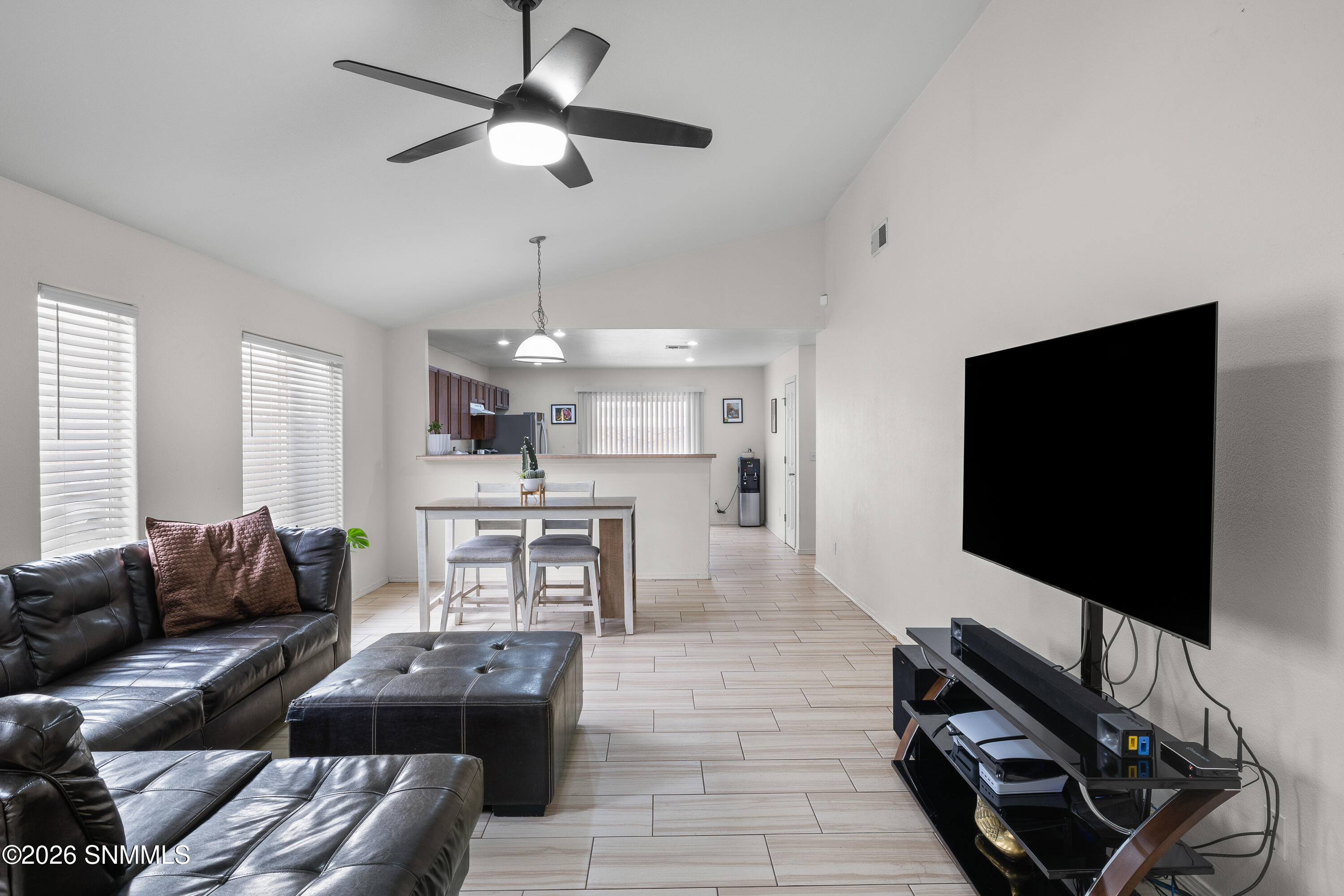 4992-Bosworth-MLS-Camera-Guy-5