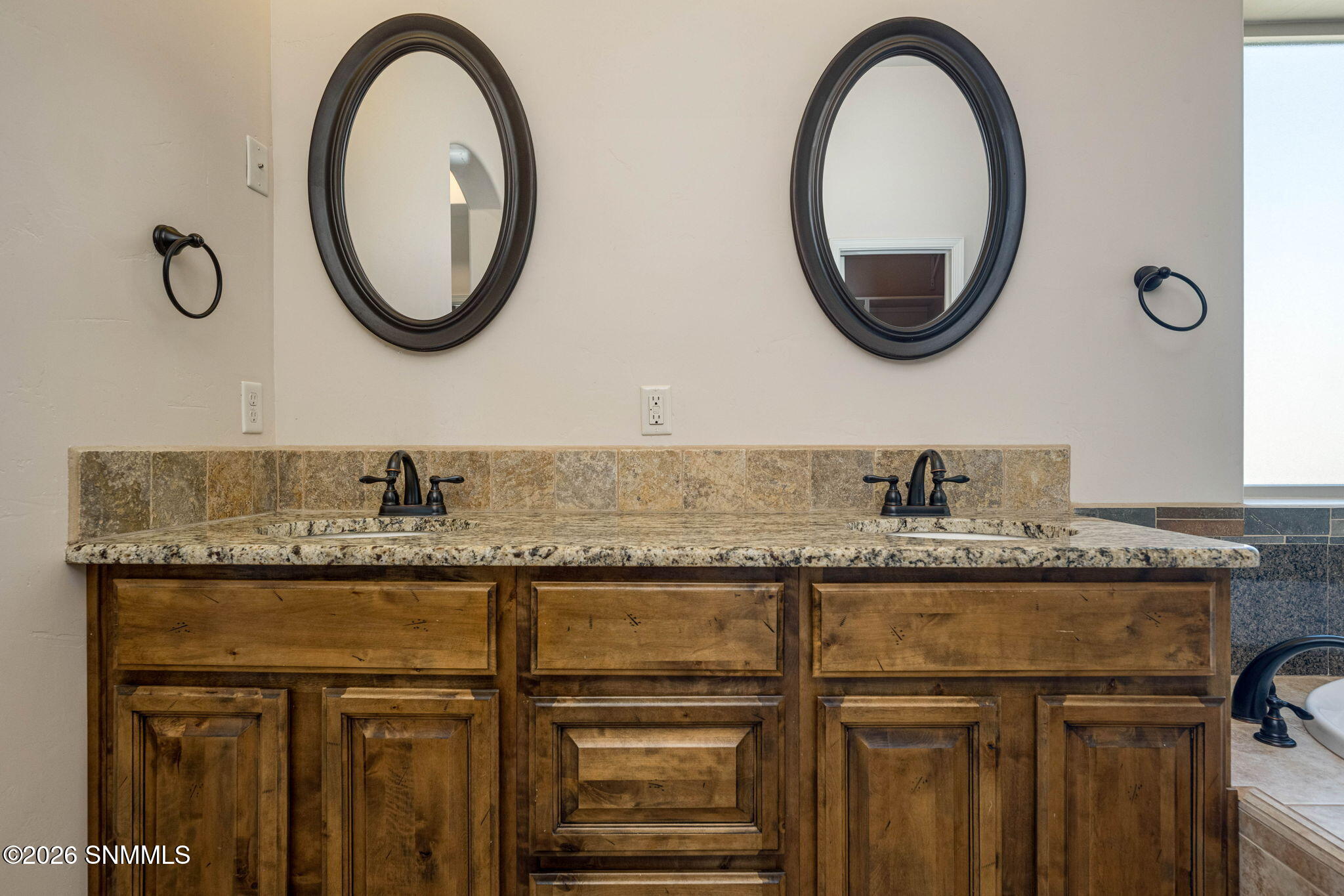 24-web-or-mls-Snappin Homes (MonteSombra