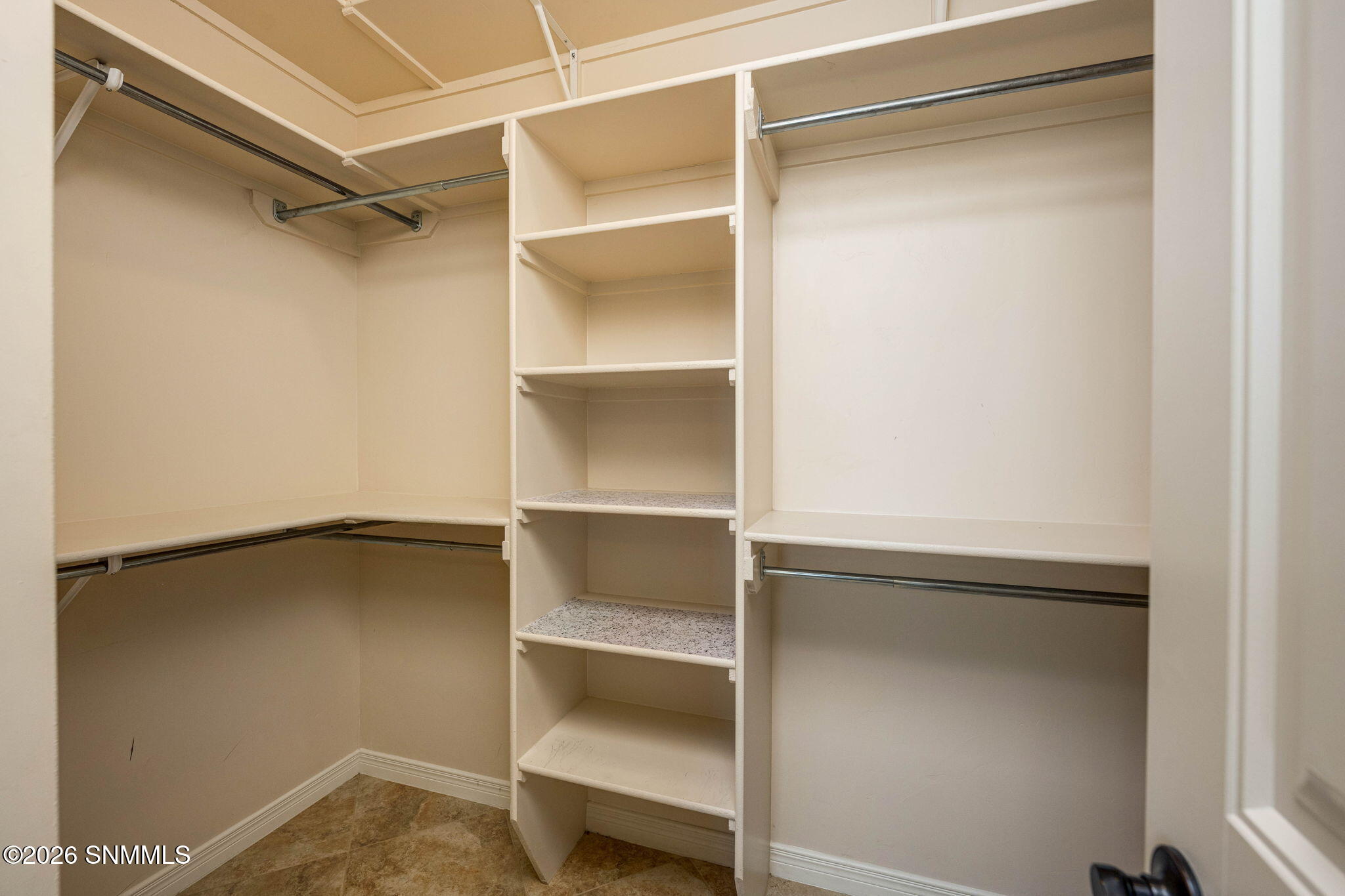 27-web-or-mls-Snappin Homes (MonteSombra