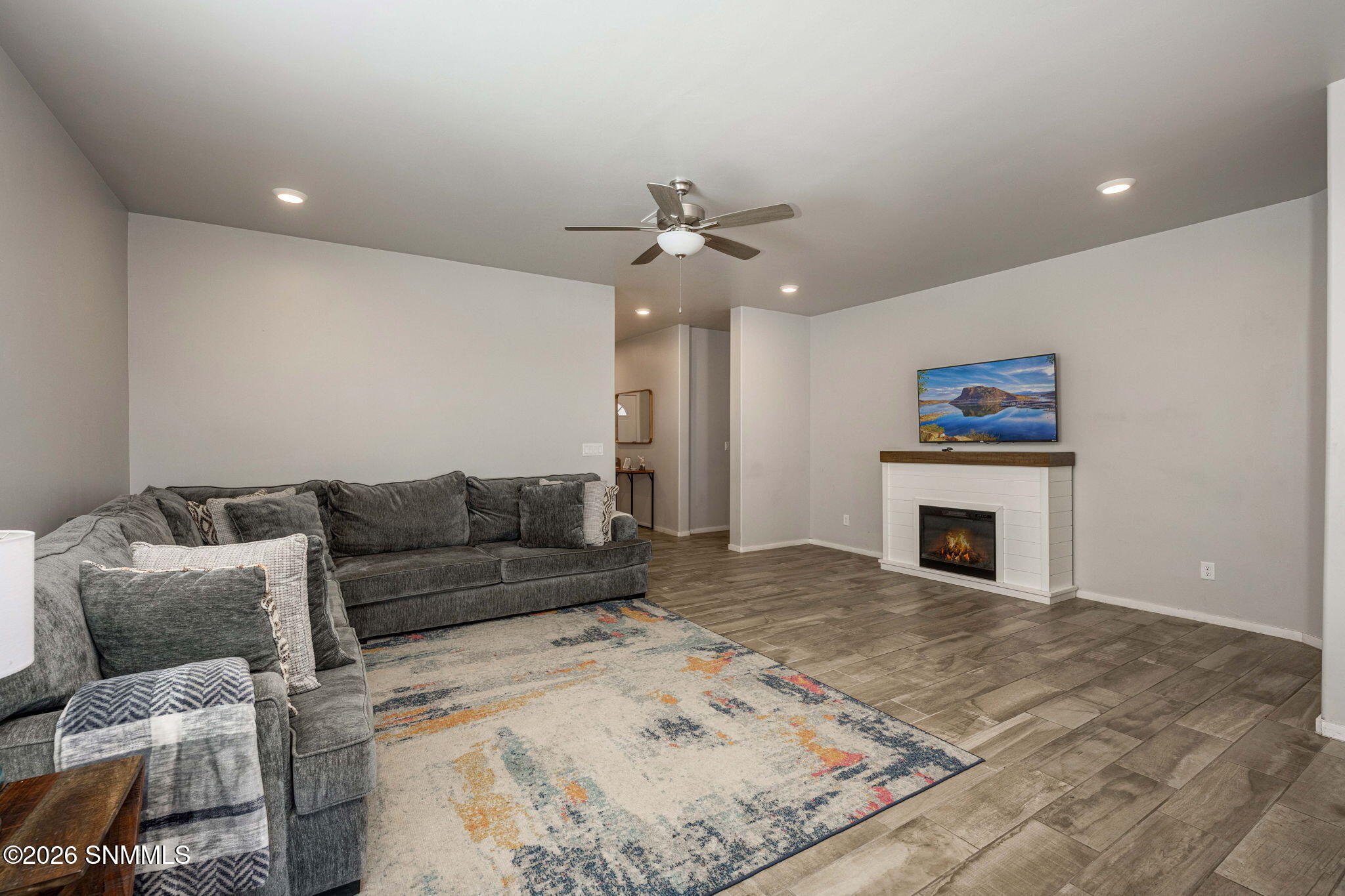 7-web-or-mls-Snappin Homes (Caspian3966)