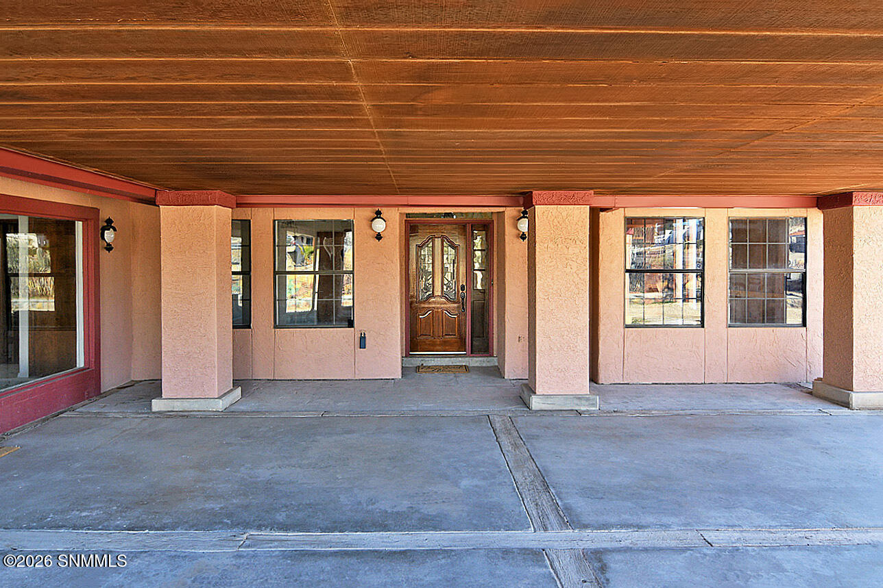 Covered Carport/porch