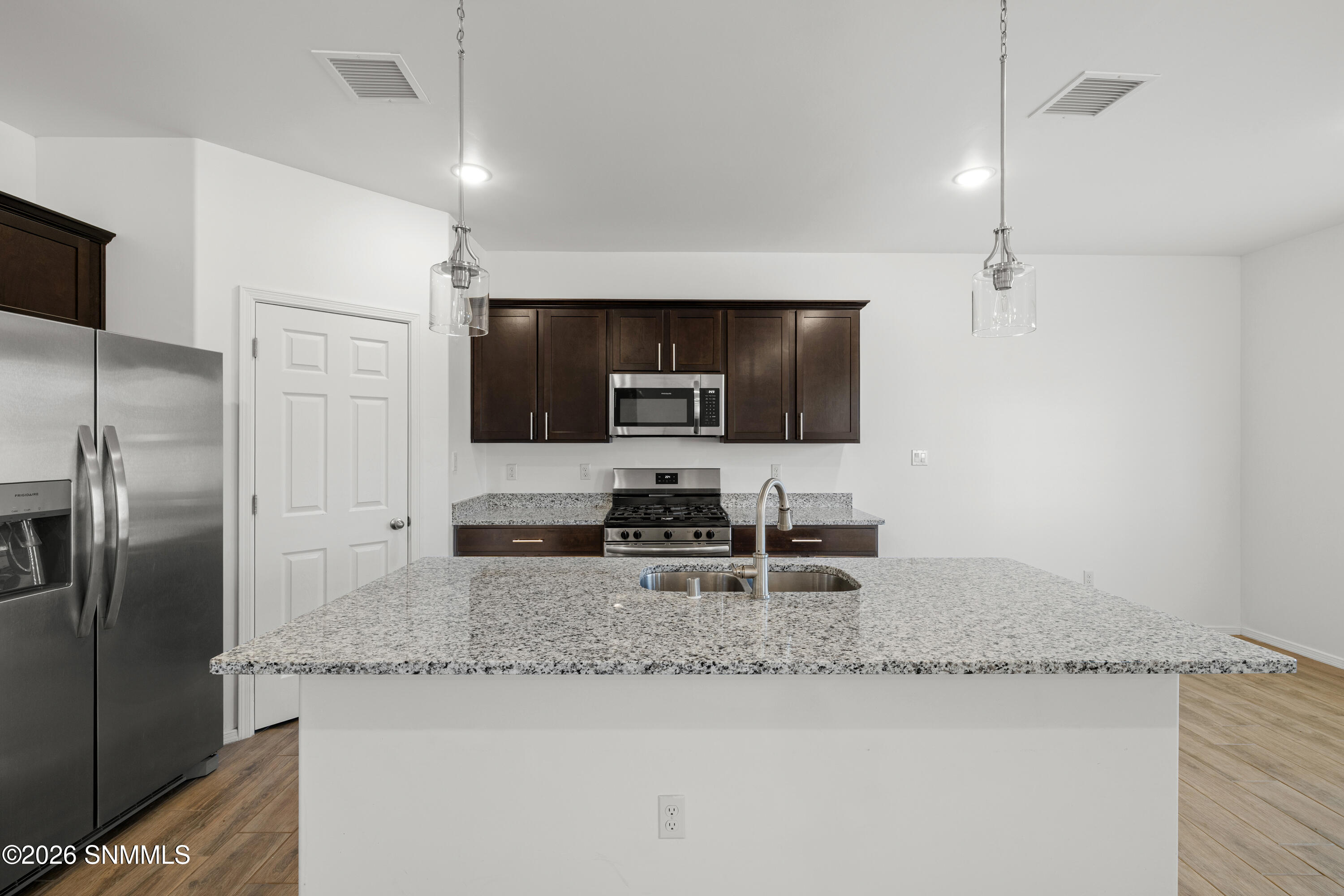 6139-Montgomery-MLS-Camera-Guy-15