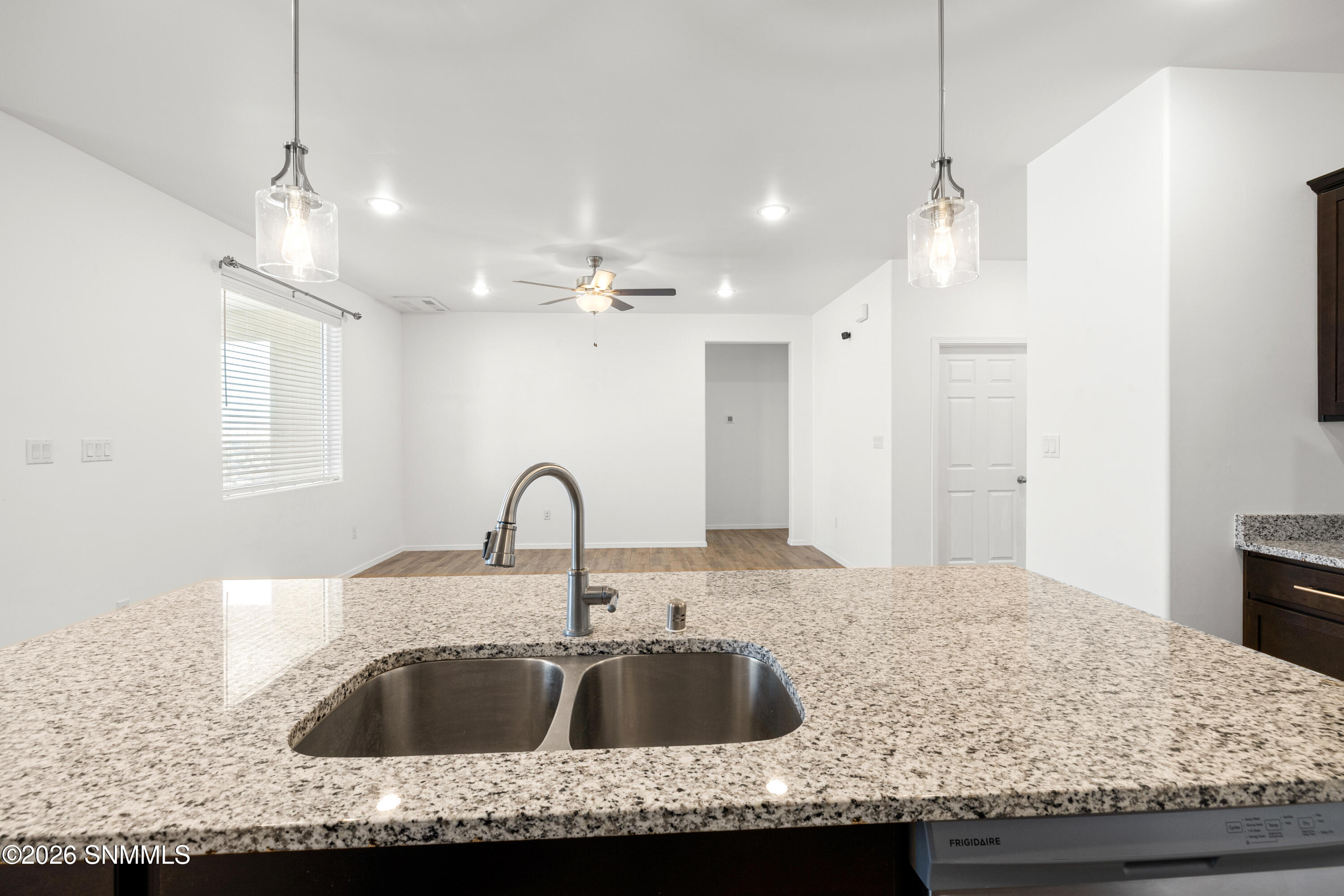 6139-Montgomery-MLS-Camera-Guy-19