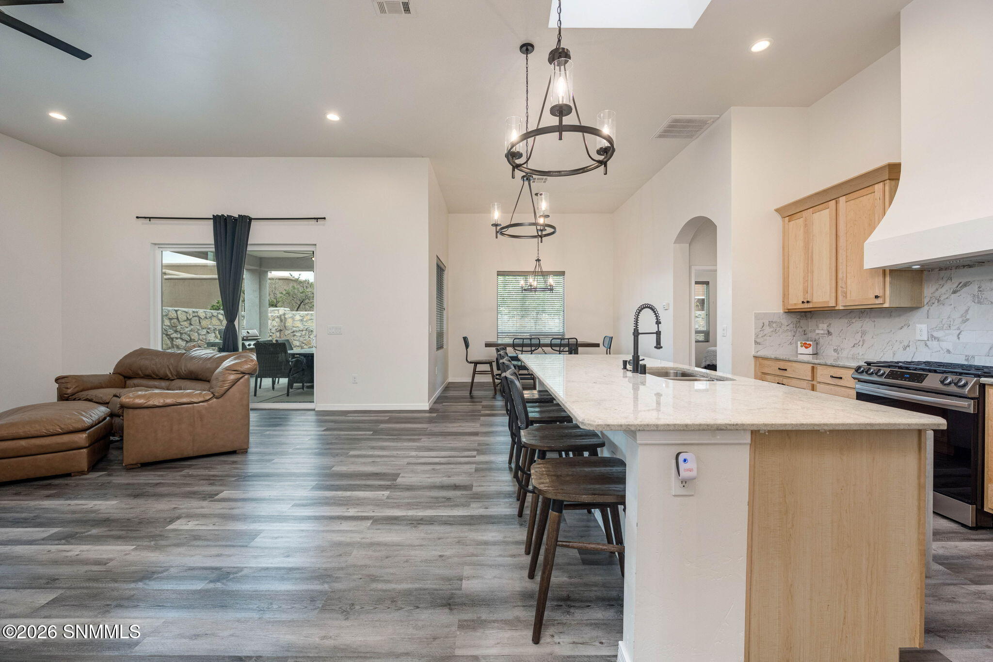 7-web-or-mls-Snappin Homes (Arosa6041)-7