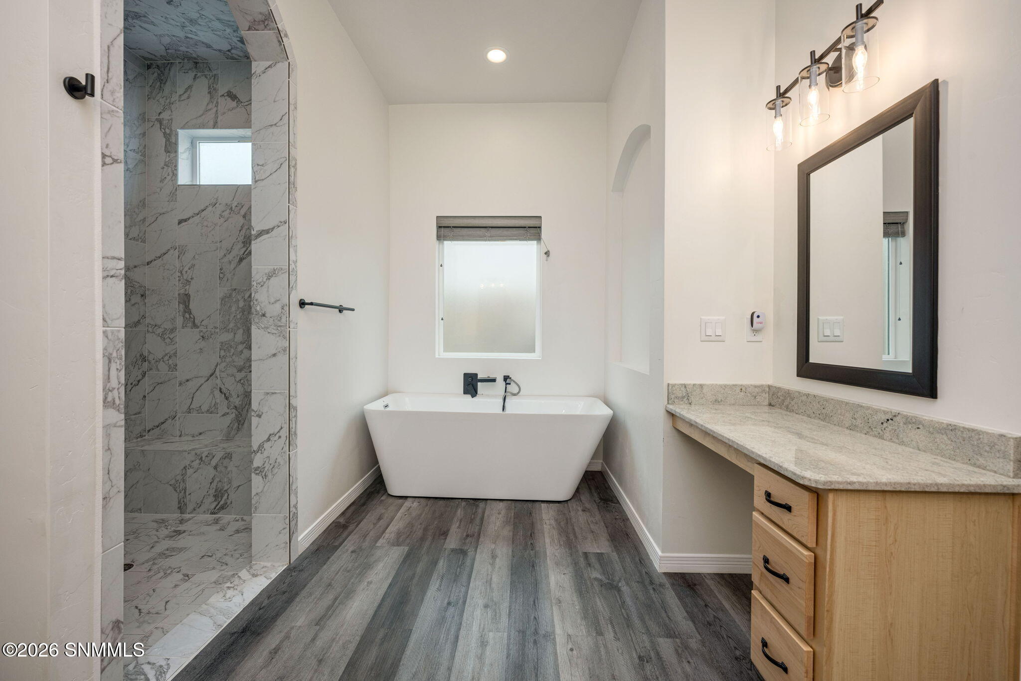 24-web-or-mls-Snappin Homes (Arosa6041)-