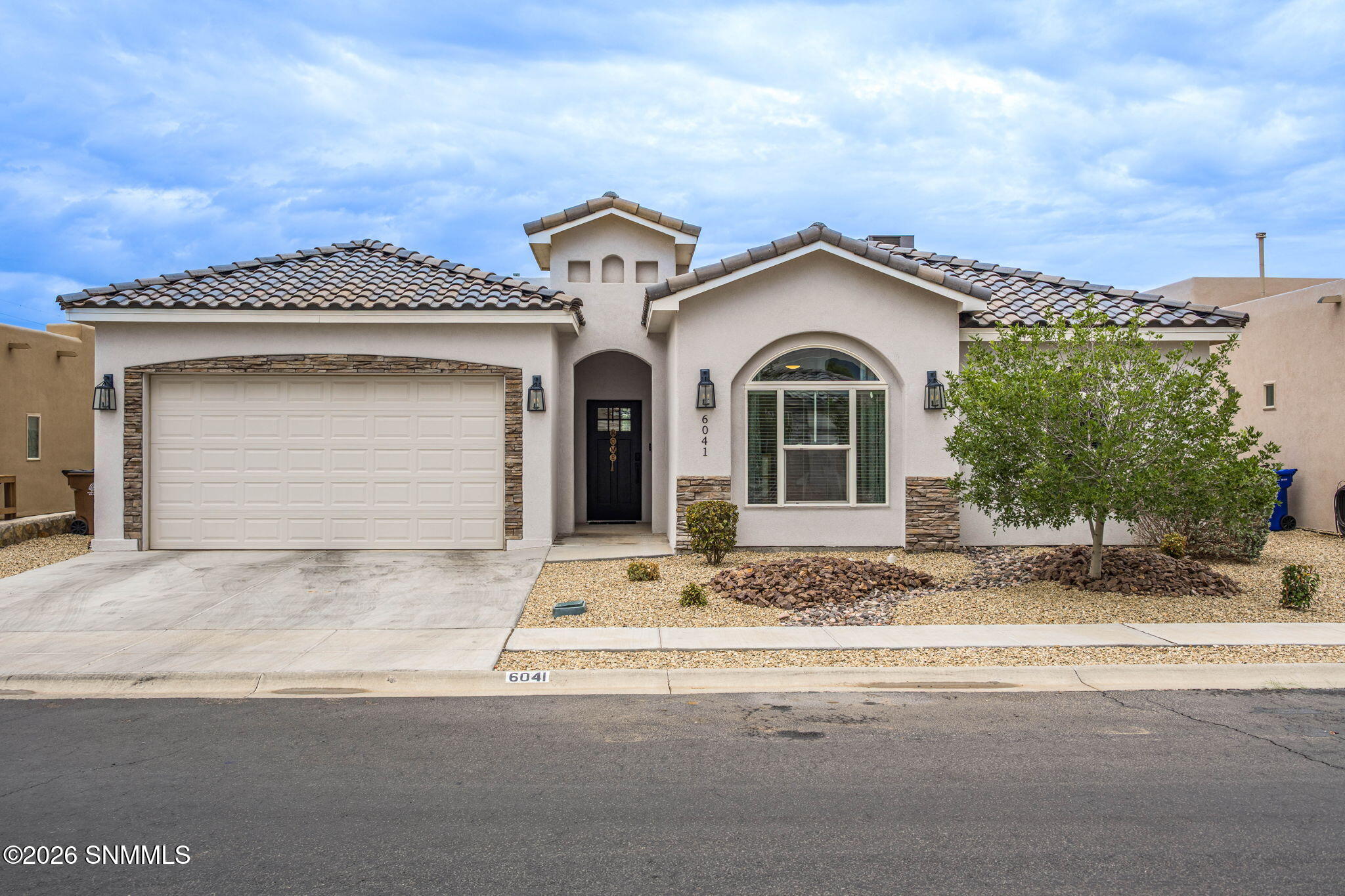 1-web-or-mls-Snappin Homes (Arosa6041)-1