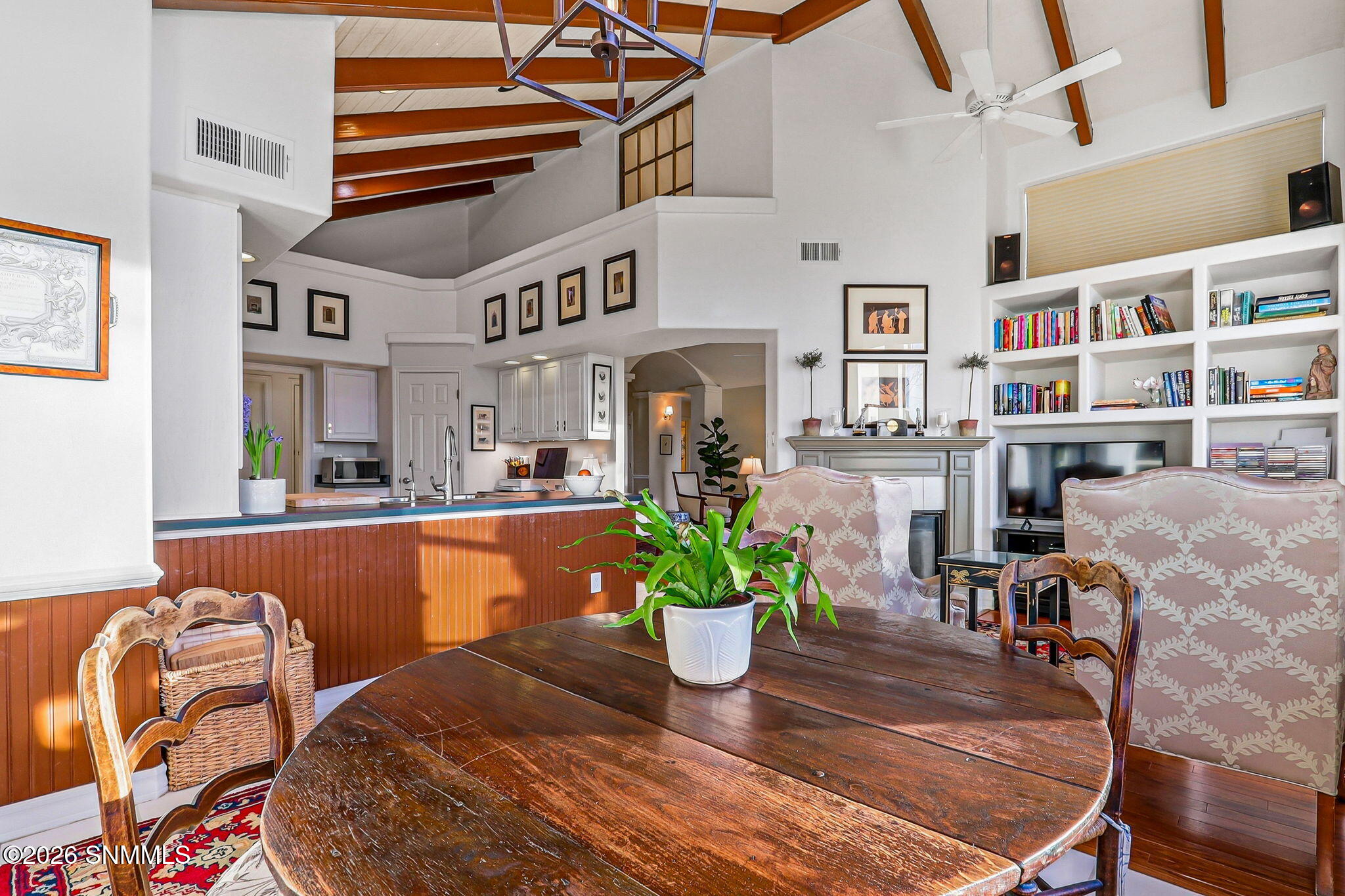 Eating area/ Family room