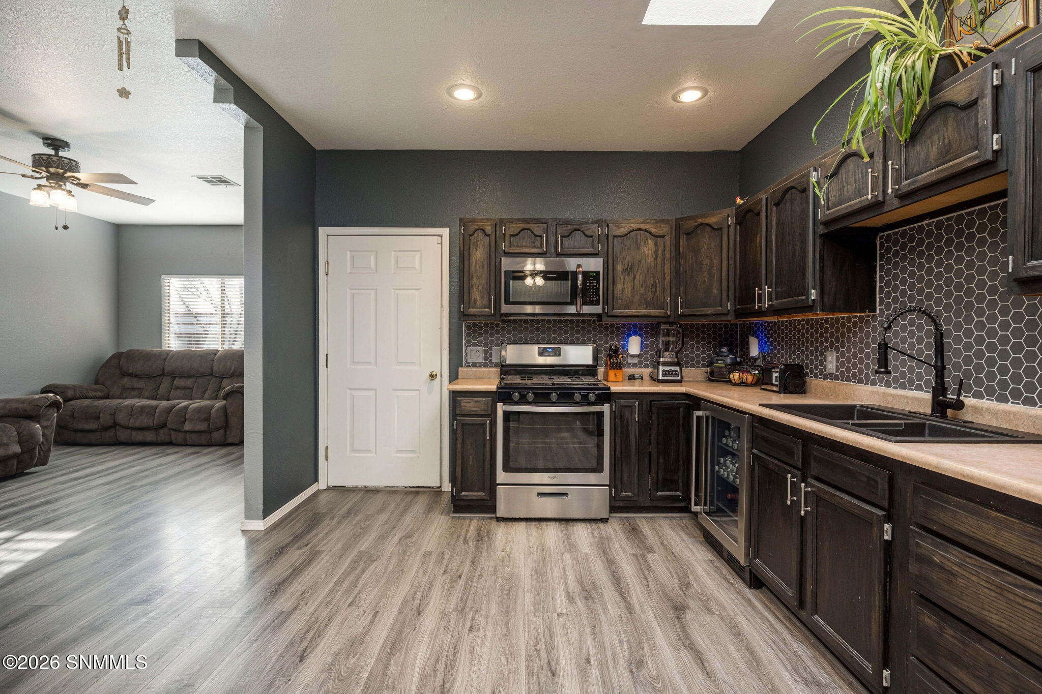 10-web-or-mls-Snappin Homes (Espina1261)