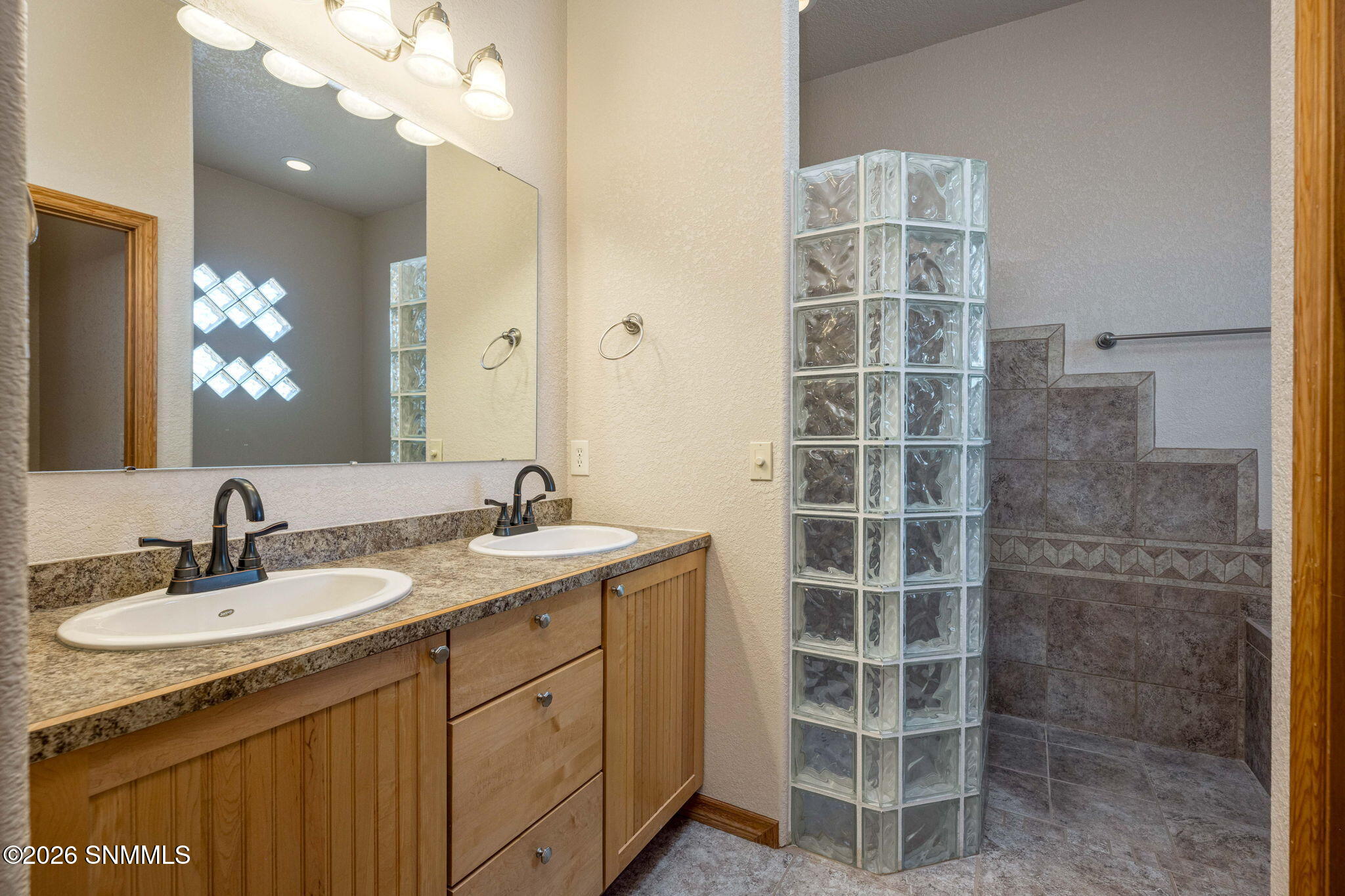 26-web-or-mls-Snappin Homes (PepperPost4