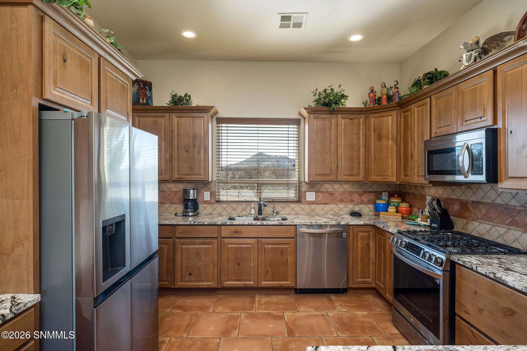 16-web-or-mls-Snappin Homes (Wildwind300