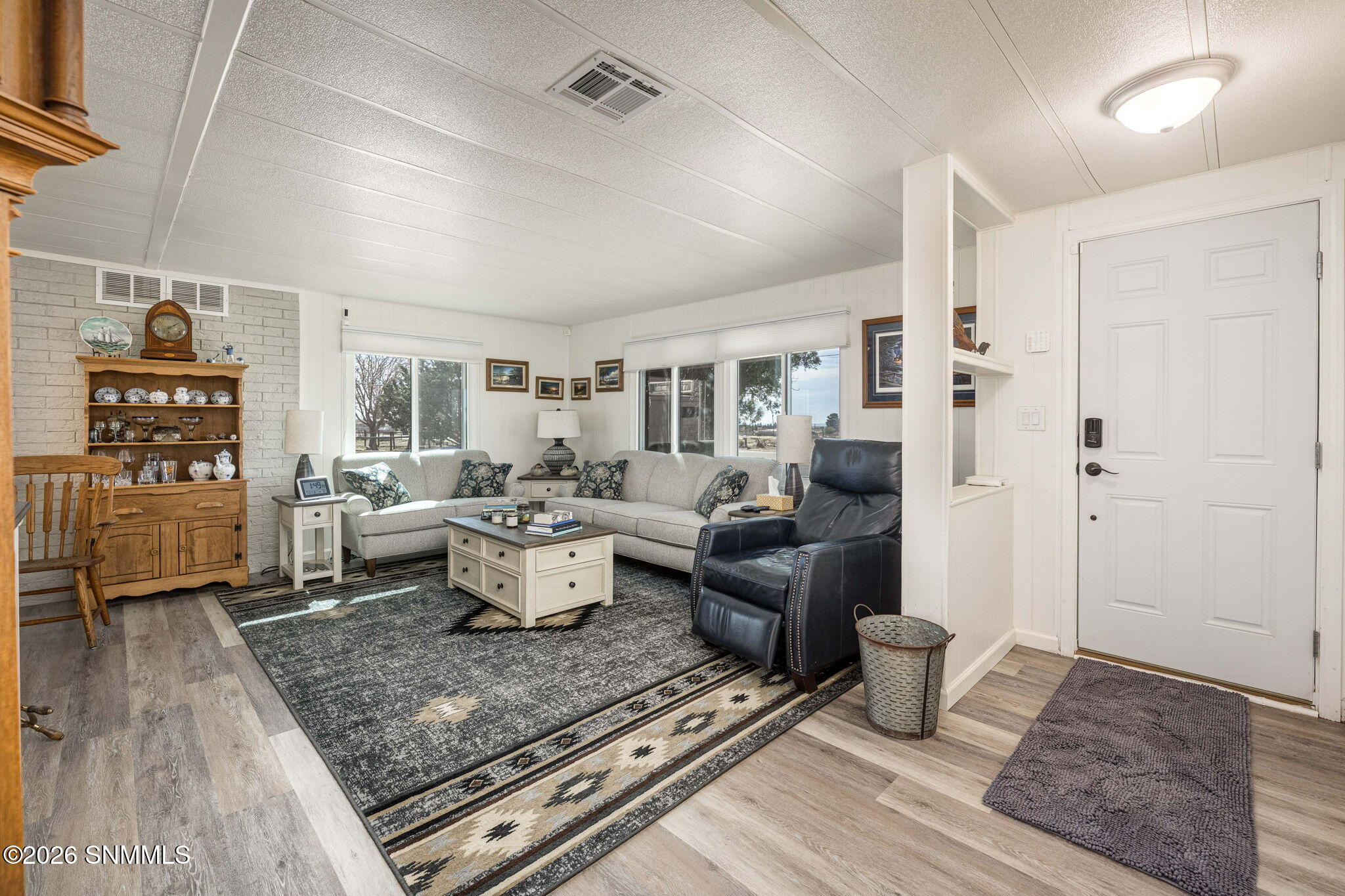 5-web-or-mls-Snappin Homes (MacArthur674