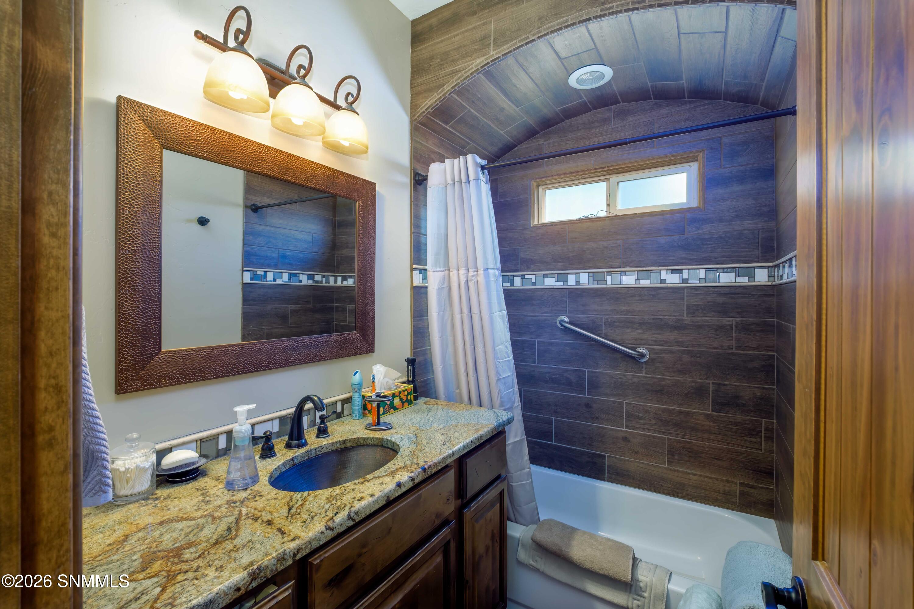 3703 Santa Cecilia-13