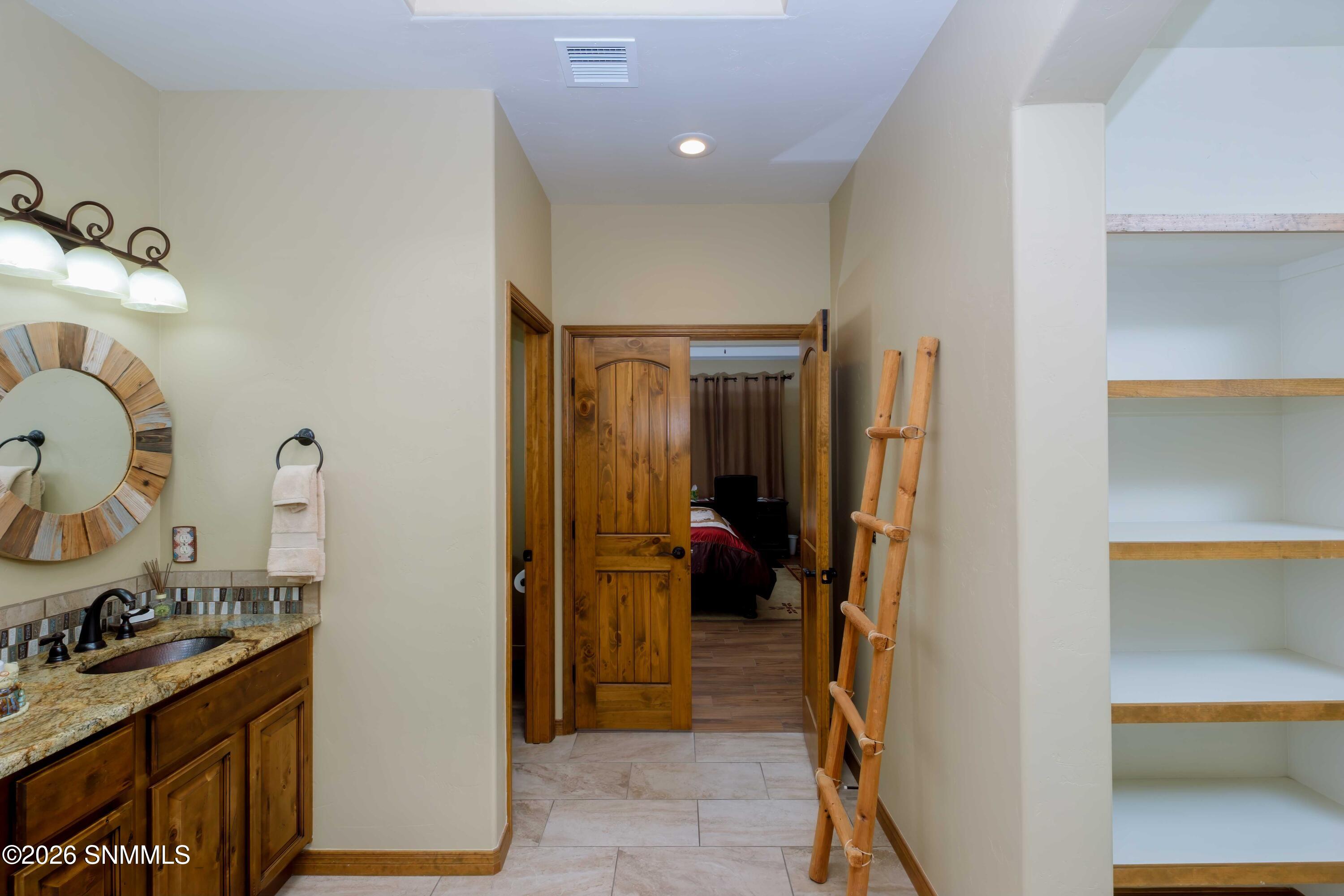 3703 Santa Cecilia-20