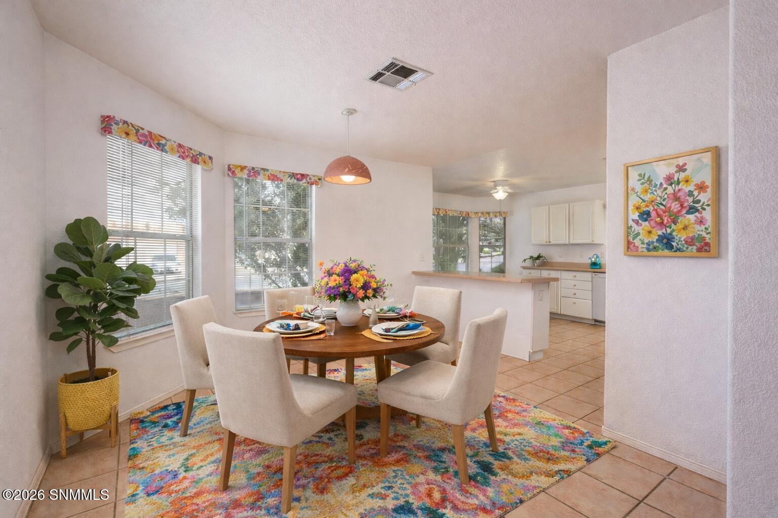 La Plata dining area staged