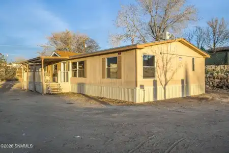 5266 Ralls Road, Las Cruces, New Mexico 88012, 3 Bedrooms Bedrooms, ,2 BathroomsBathrooms,Residential,For Sale,Ralls,2600638