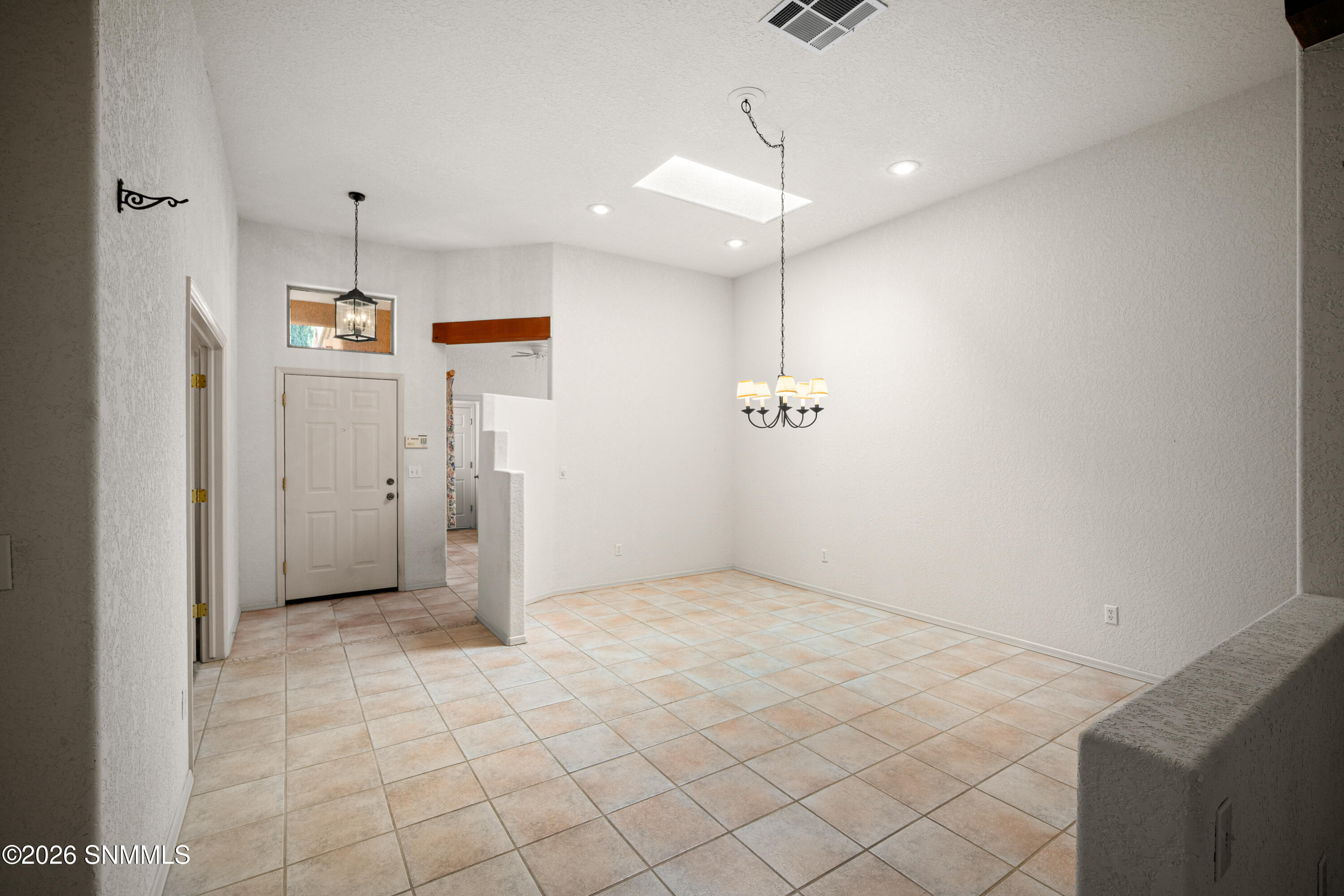 1052-Mormon-Dr-MLS-Camera-Guy-14