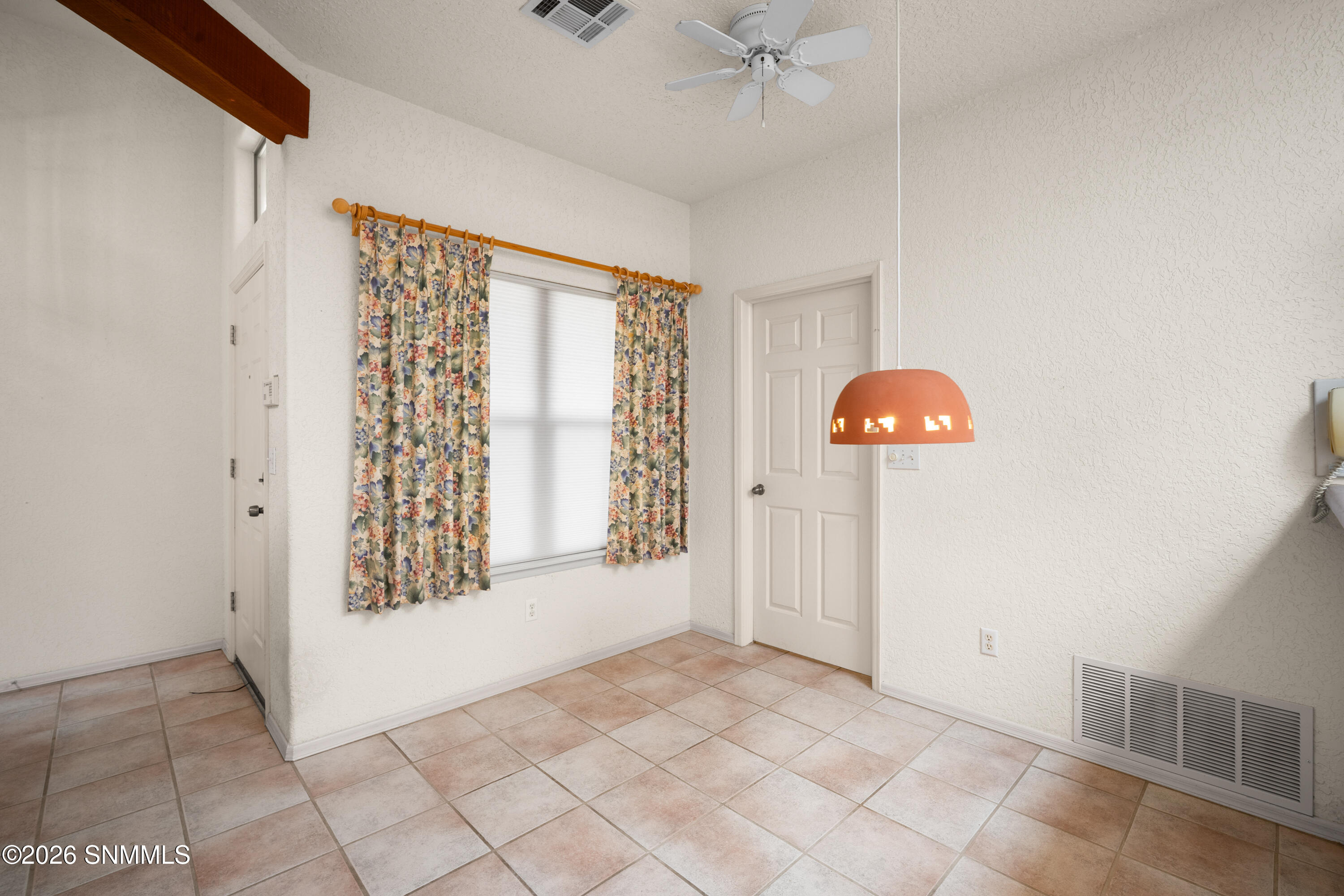 1052-Mormon-Dr-MLS-Camera-Guy-26