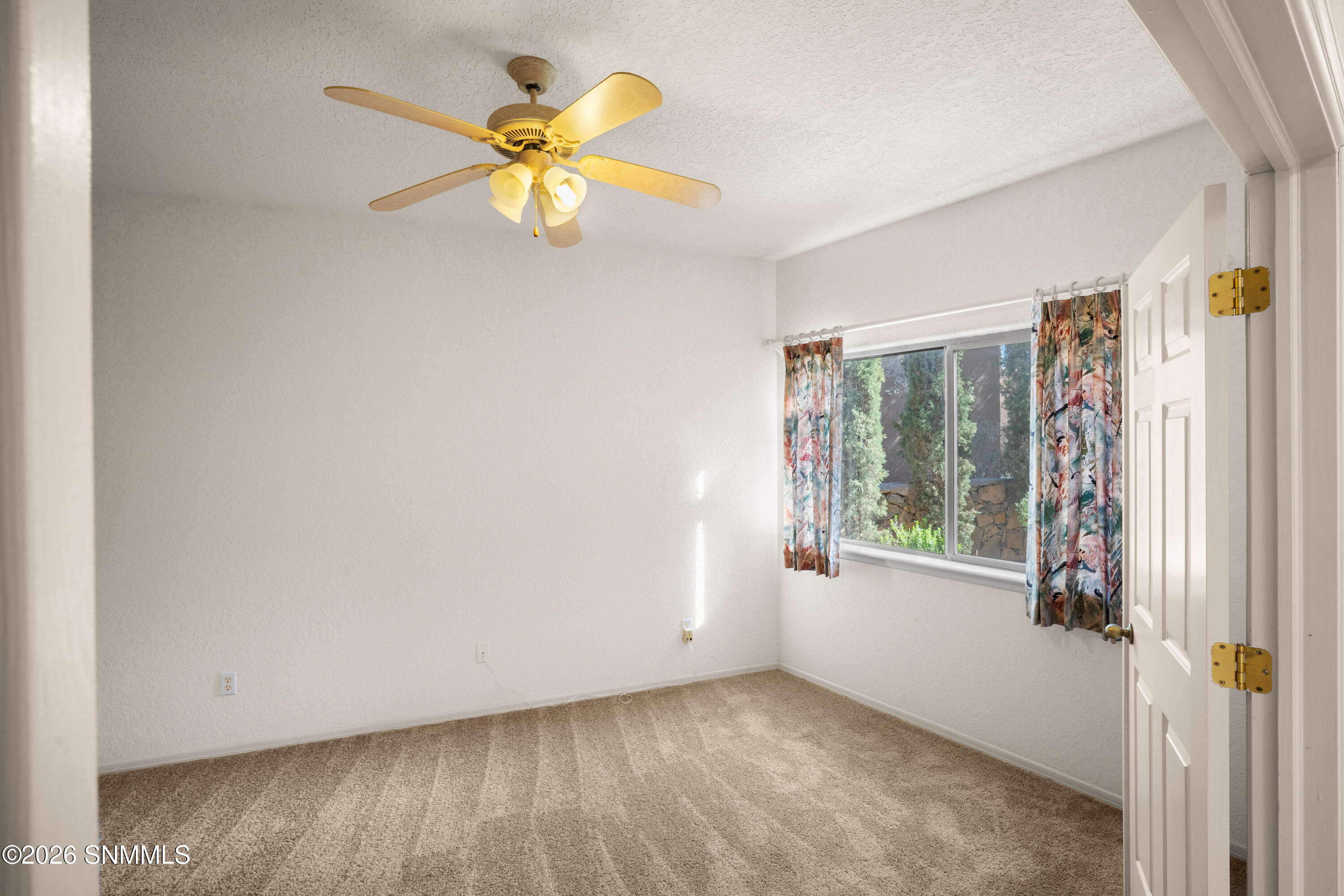 1052-Mormon-Dr-MLS-Camera-Guy-28