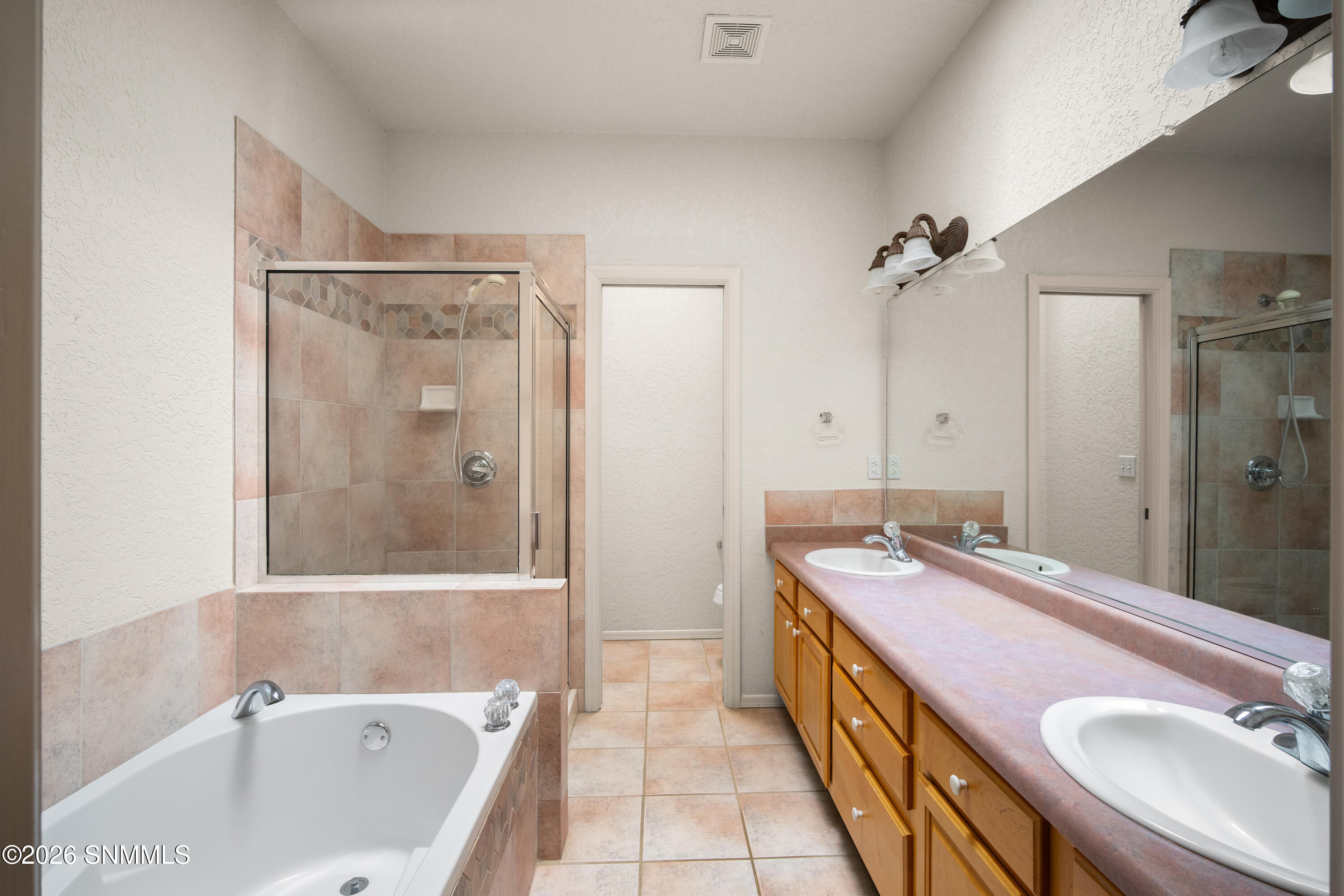 1052-Mormon-Dr-MLS-Camera-Guy-43