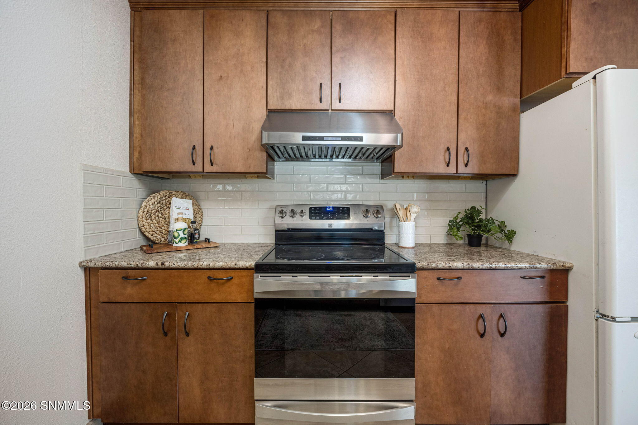 21-web-or-mls-Snappin Homes (Avalon2290)