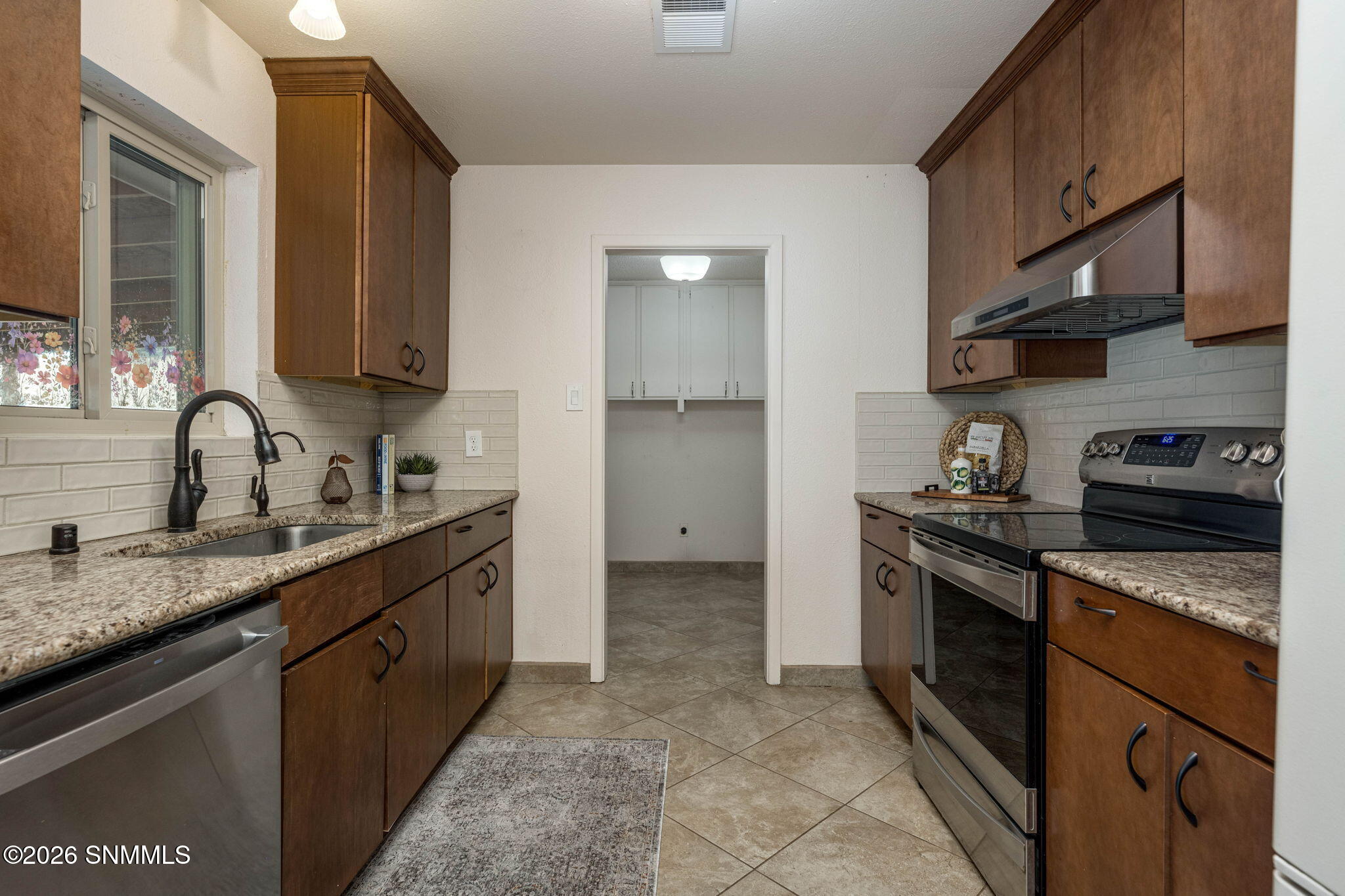 20-web-or-mls-Snappin Homes (Avalon2290)