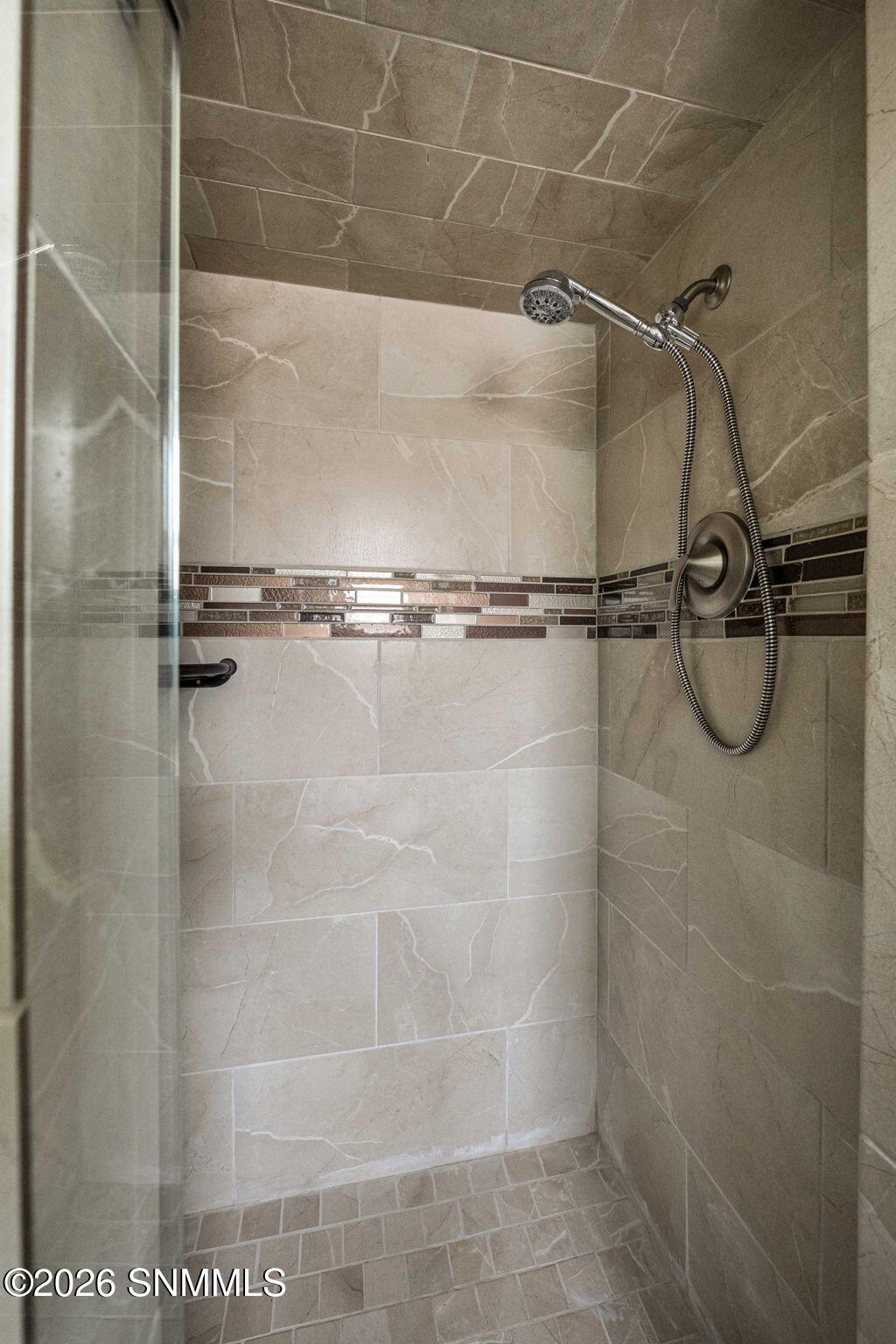 31-web-or-mls-Snappin Homes (Avalon2290)