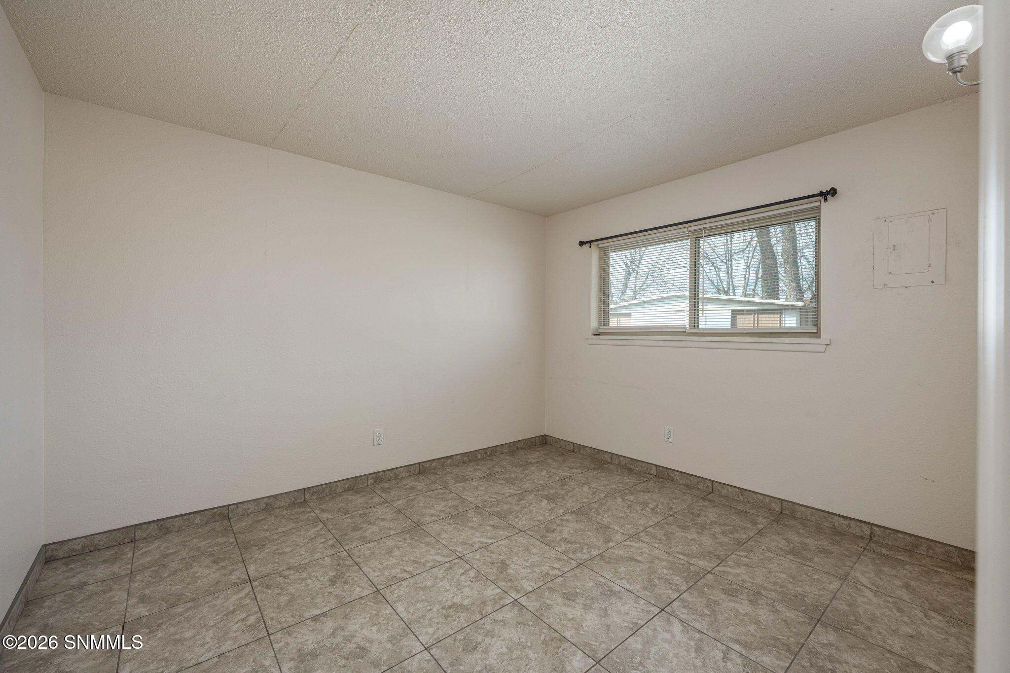 32-web-or-mls-Snappin Homes (Avalon2290)