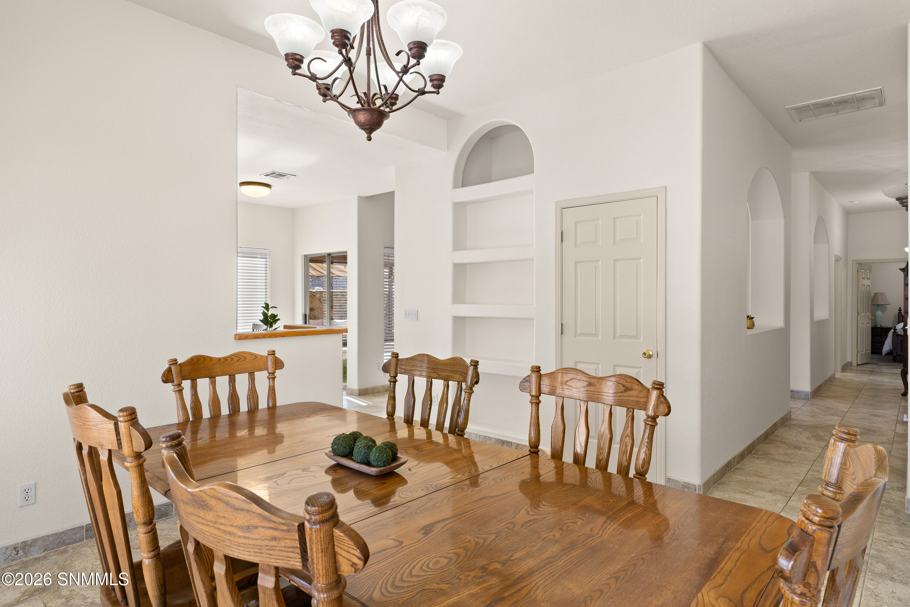 2902-Quasar-MLS-Camera-Guy-11