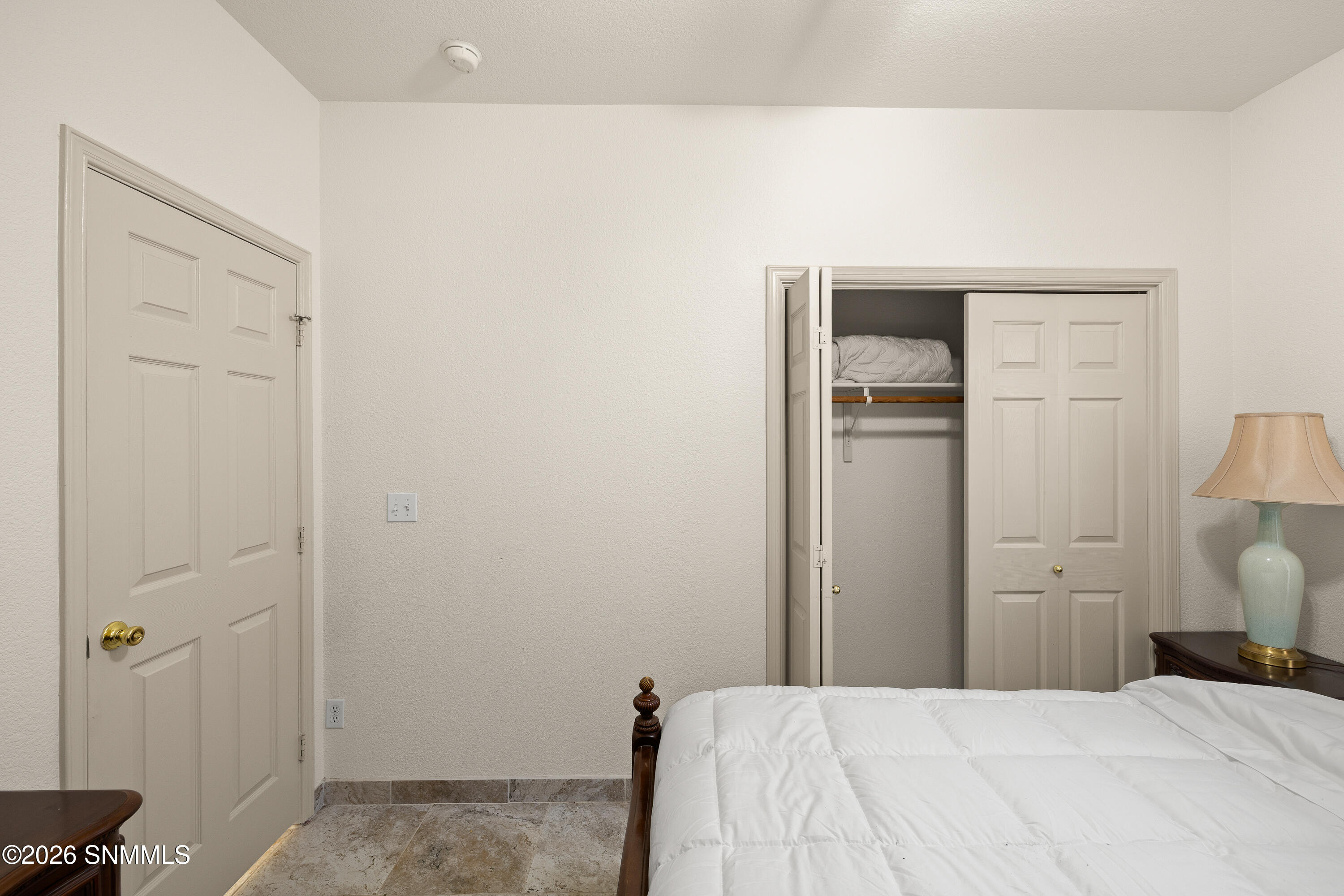 2902-Quasar-MLS-Camera-Guy-21