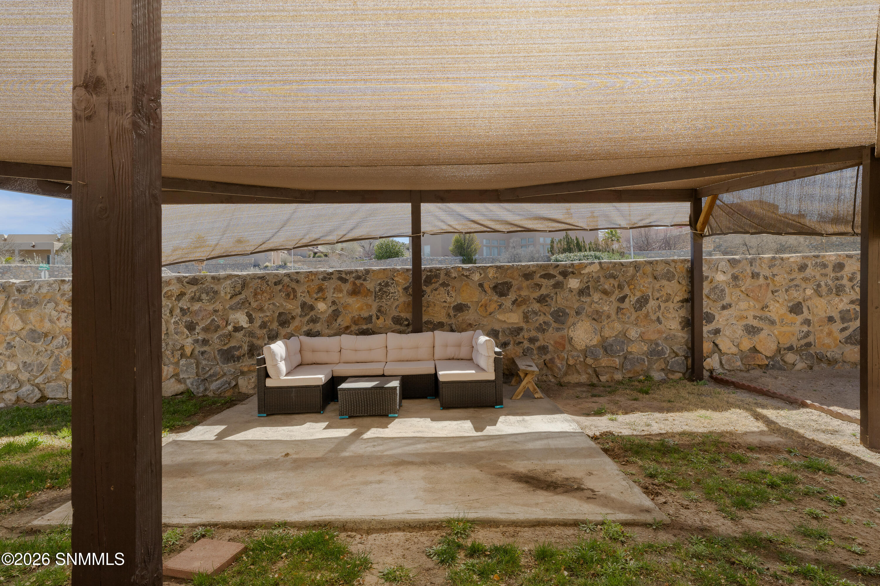 2902-Quasar-MLS-Camera-Guy-28